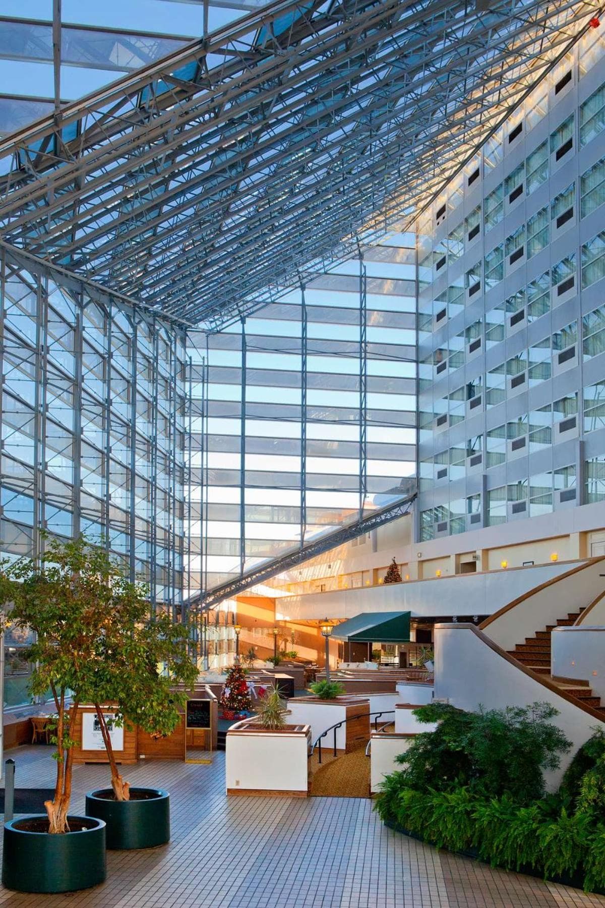 DoubleTree by Hilton Hotel South Bend gallery photo in South Bend, IN — image 49