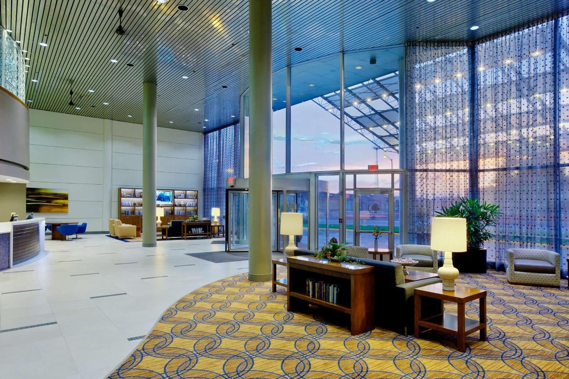 DoubleTree by Hilton Hotel South Bend gallery photo in South Bend, IN — image 41