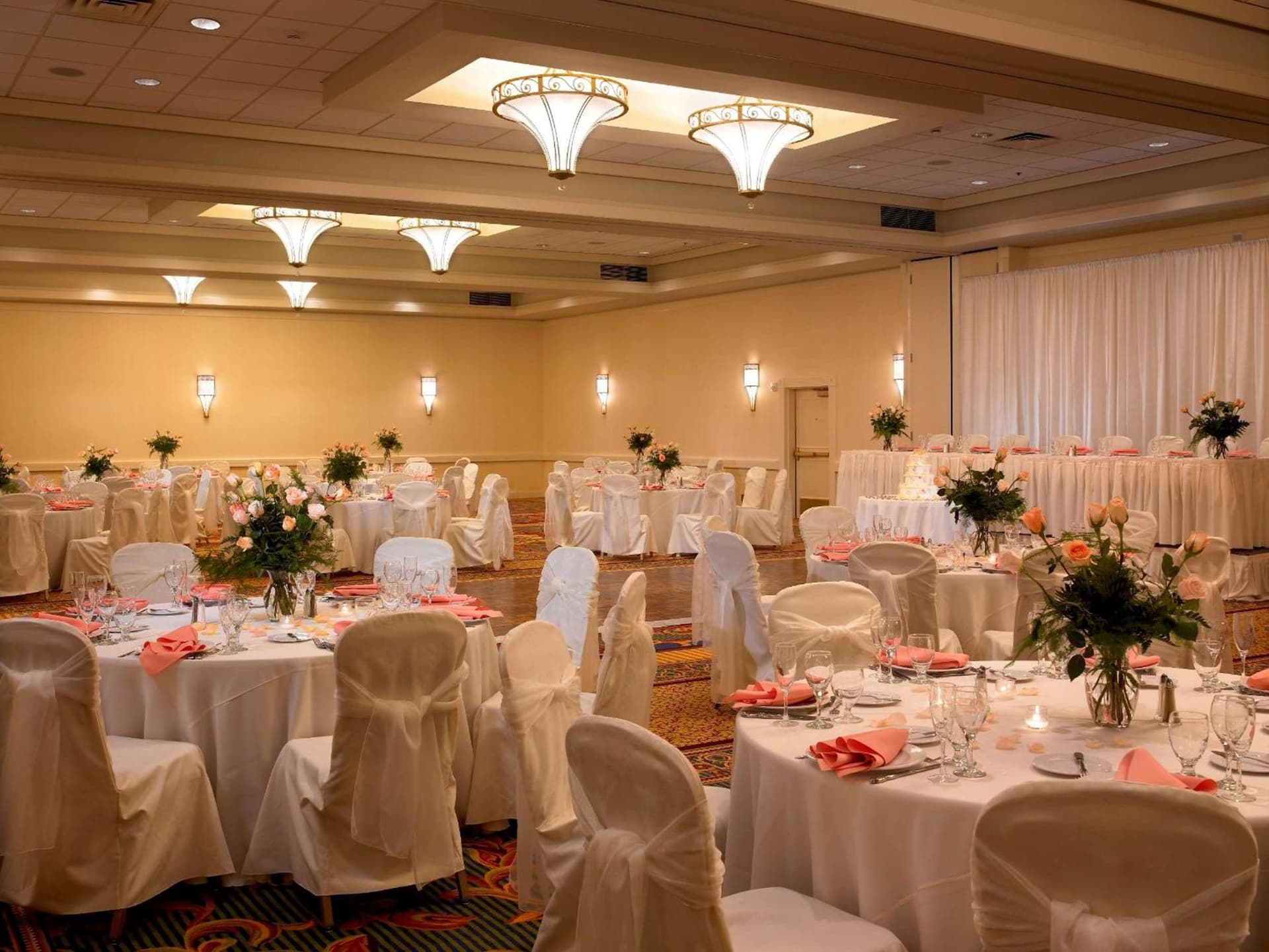 DoubleTree by Hilton Hotel South Bend gallery photo in South Bend, IN — image 6
