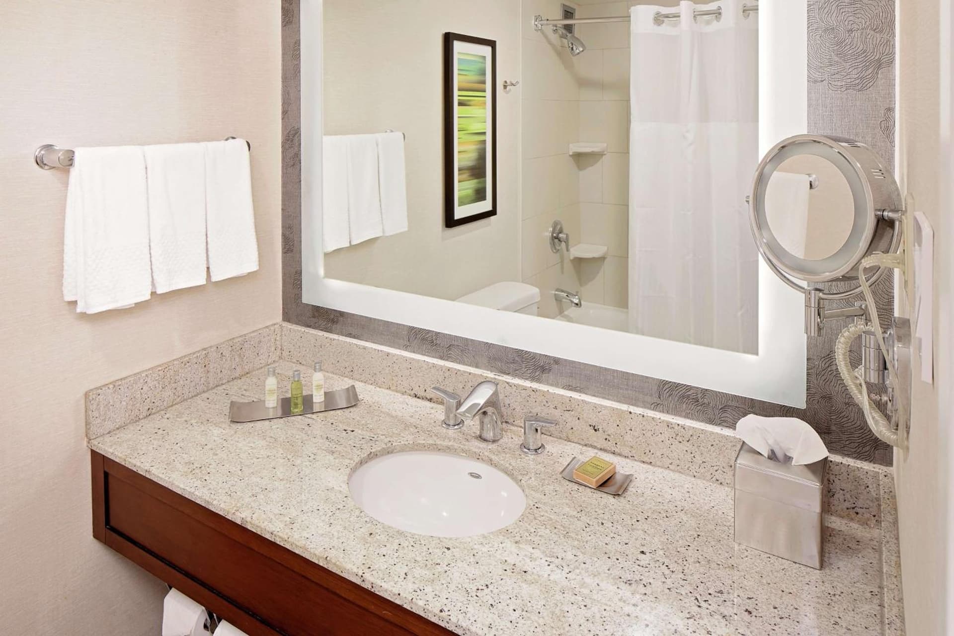 DoubleTree by Hilton Hotel South Bend gallery photo in South Bend, IN — image 60