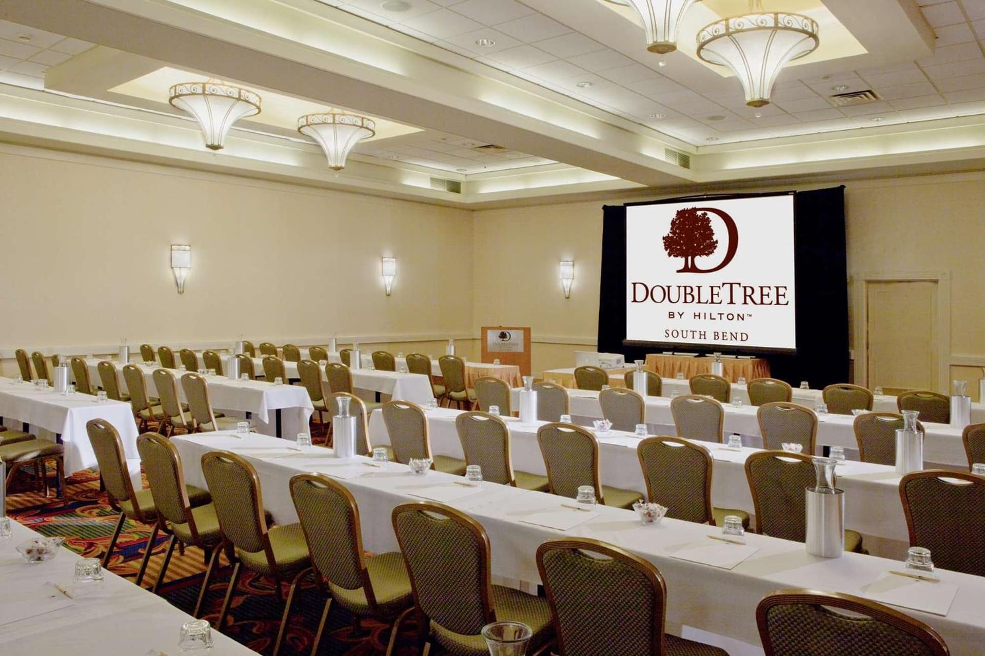 DoubleTree by Hilton Hotel South Bend gallery photo in South Bend, IN — image 70
