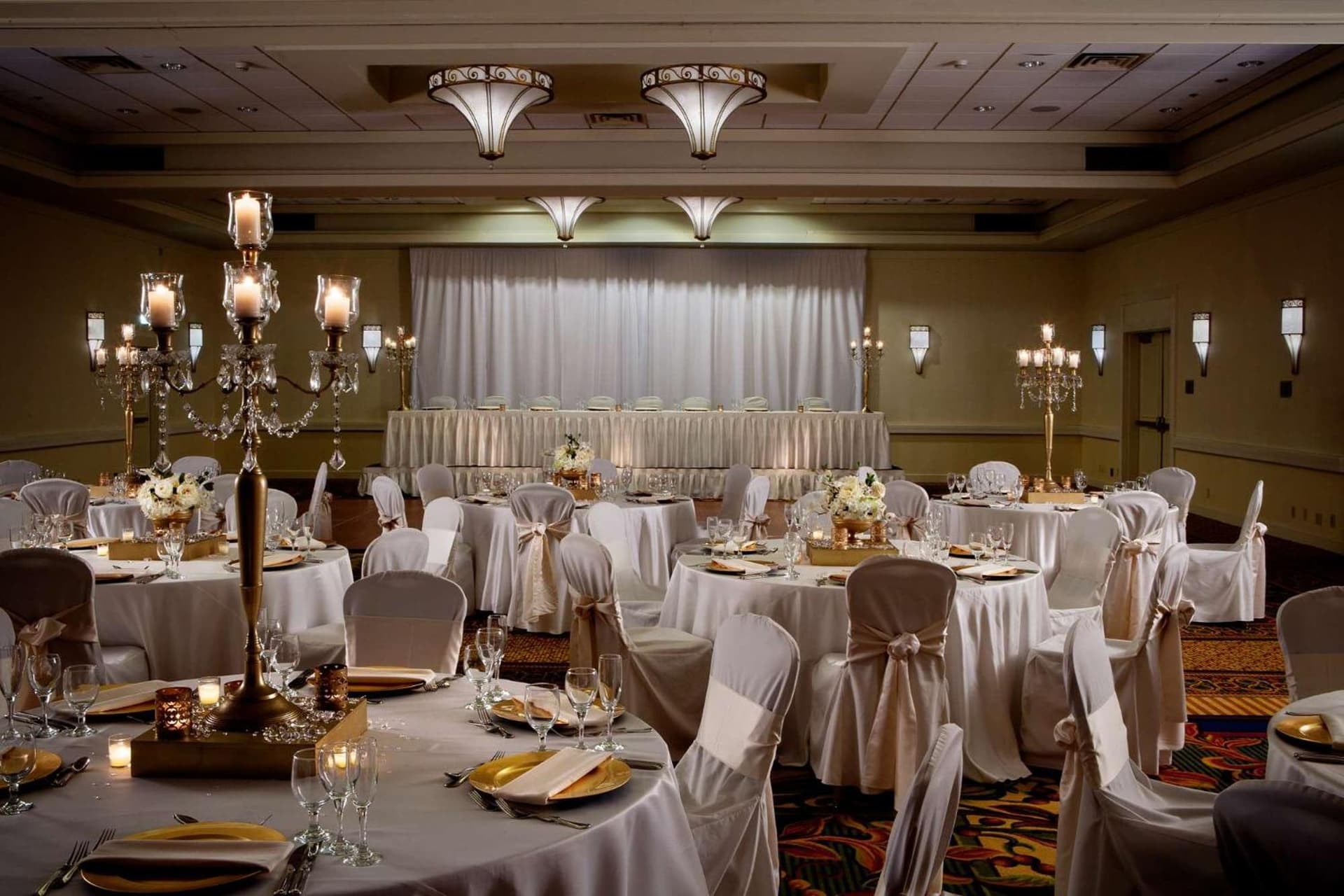 DoubleTree by Hilton Hotel South Bend gallery photo in South Bend, IN — image 43