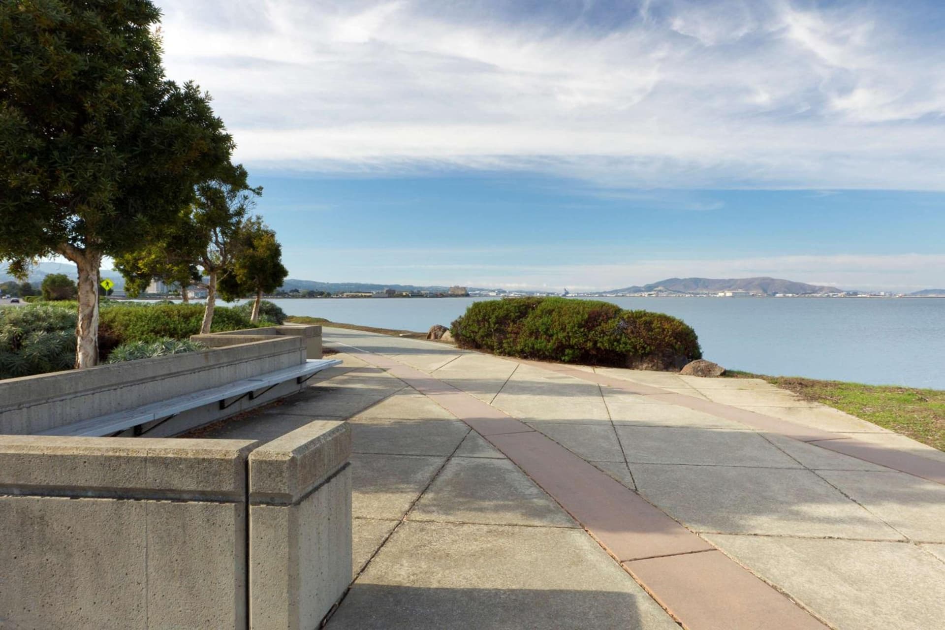 DoubleTree by Hilton San Francisco Airport property views in Burlingame, CA — gallery photo 3