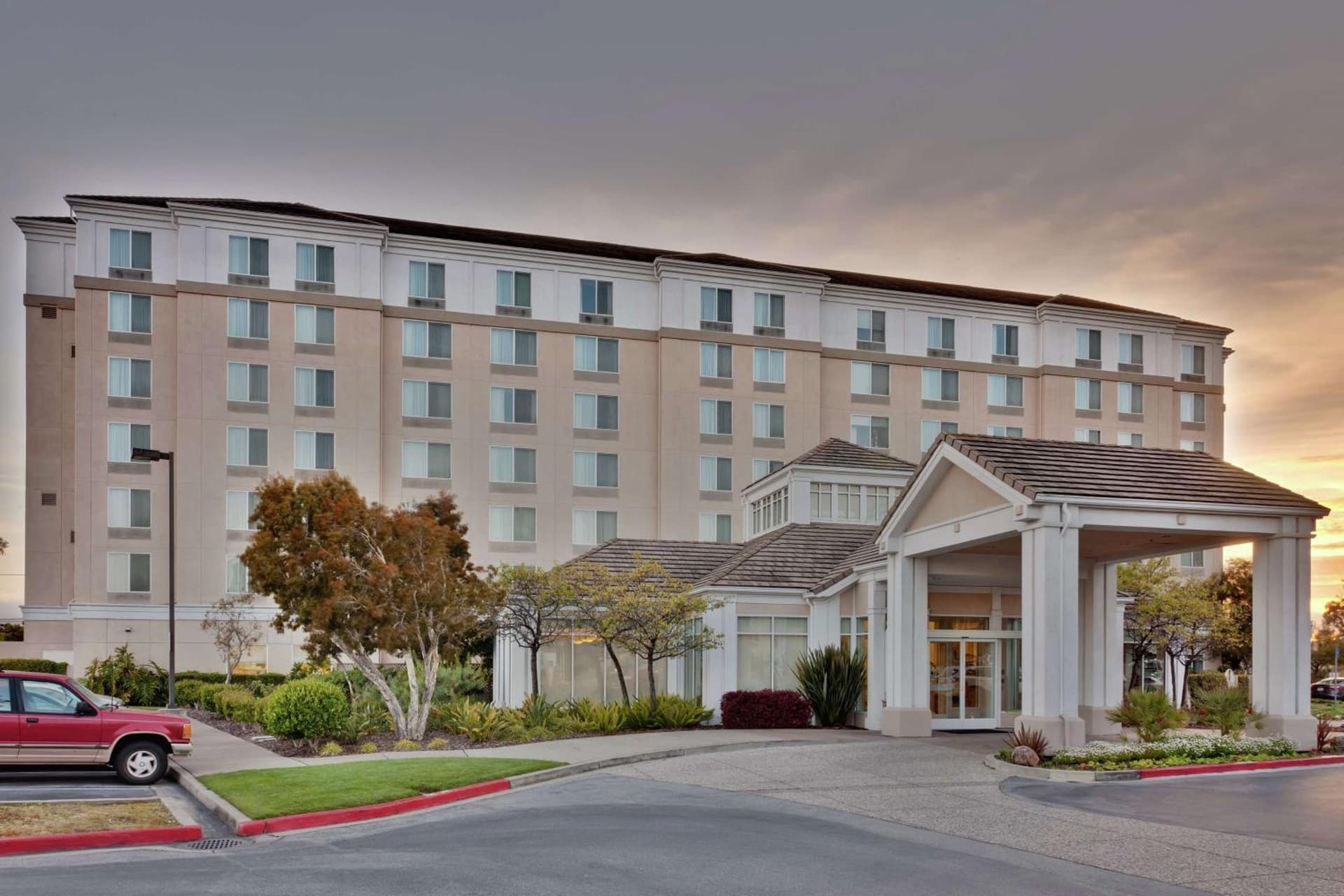 Hilton Garden Inn San Francisco Airport North interior in South San Francisco, CA — gallery photo 2