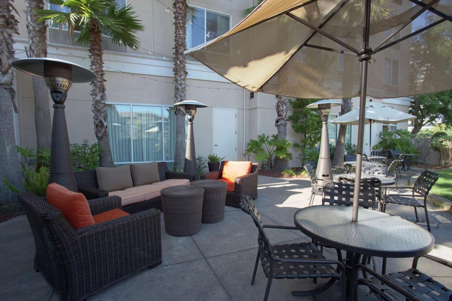Hilton Garden Inn San Francisco Airport North property views in South San Francisco, CA — gallery photo 3