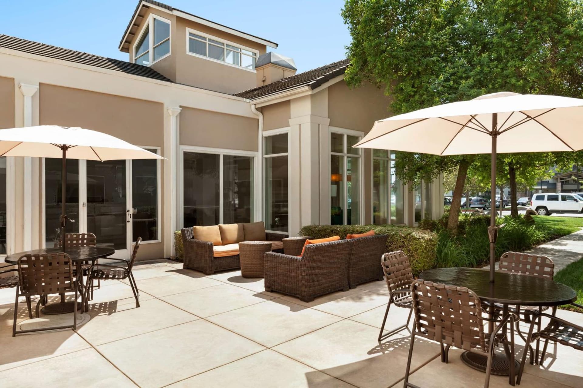 Hilton Garden Inn Roseville interior in Roseville, CA — gallery photo 2