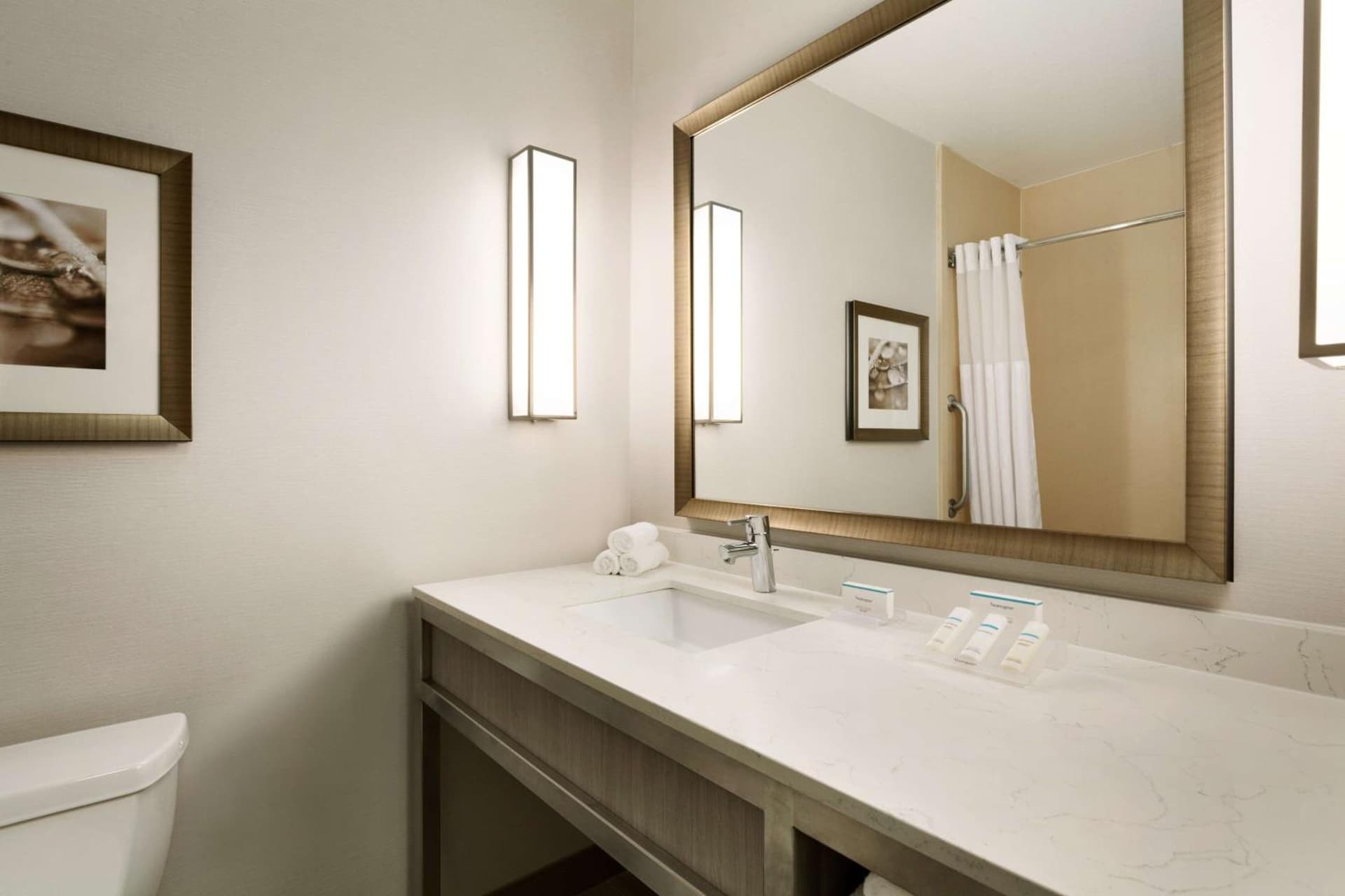 Hilton Garden Inn Roseville gallery photo in Roseville, CA — image 40