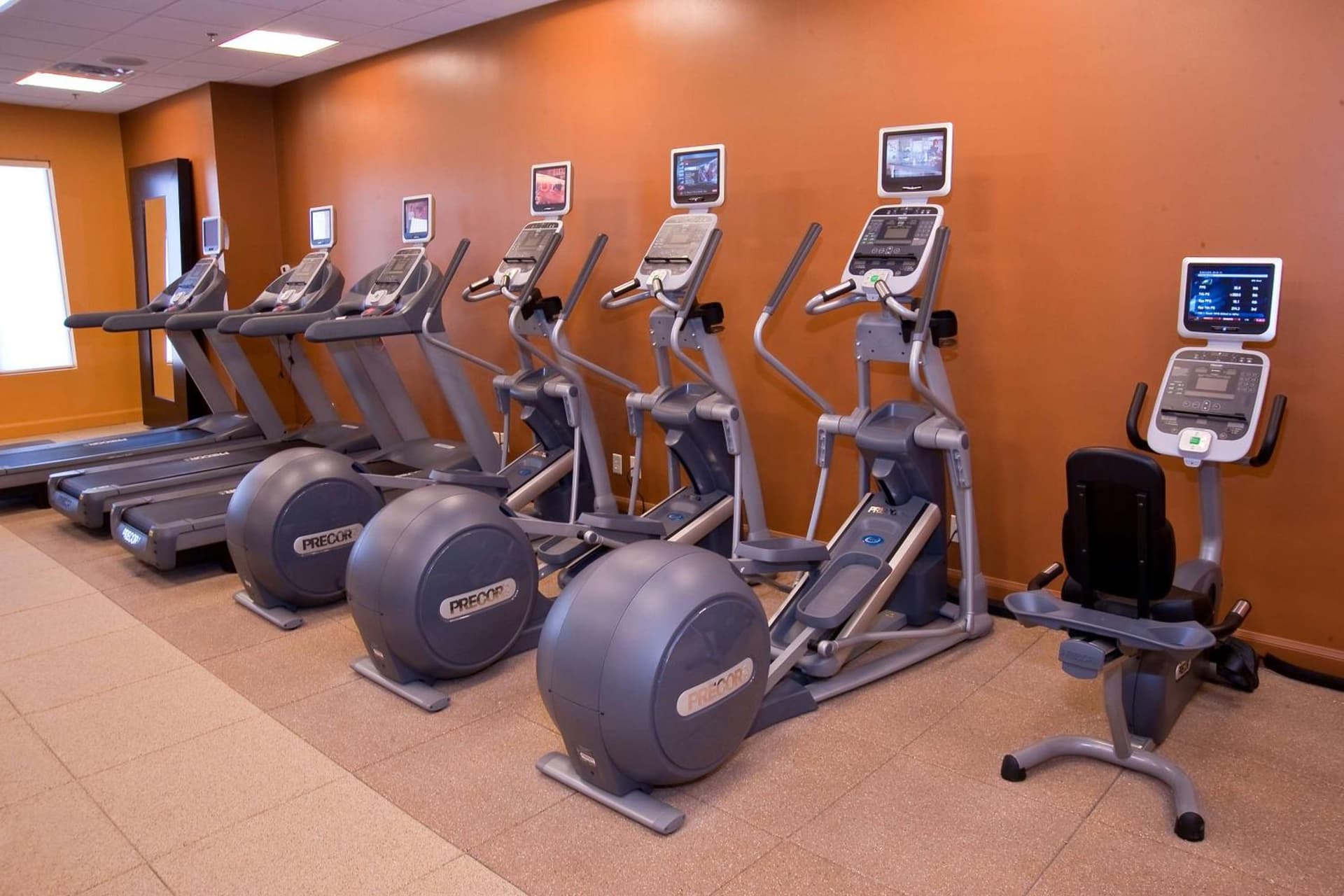 DoubleTree by Hilton Collinsville/St.Louis gallery photo in Collinsville, IL — image 25