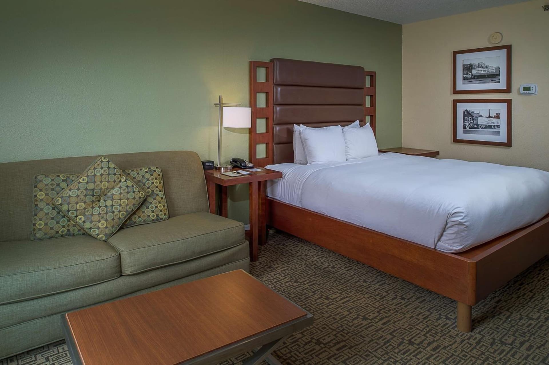 DoubleTree by Hilton Collinsville/St.Louis gallery photo in Collinsville, IL — image 6