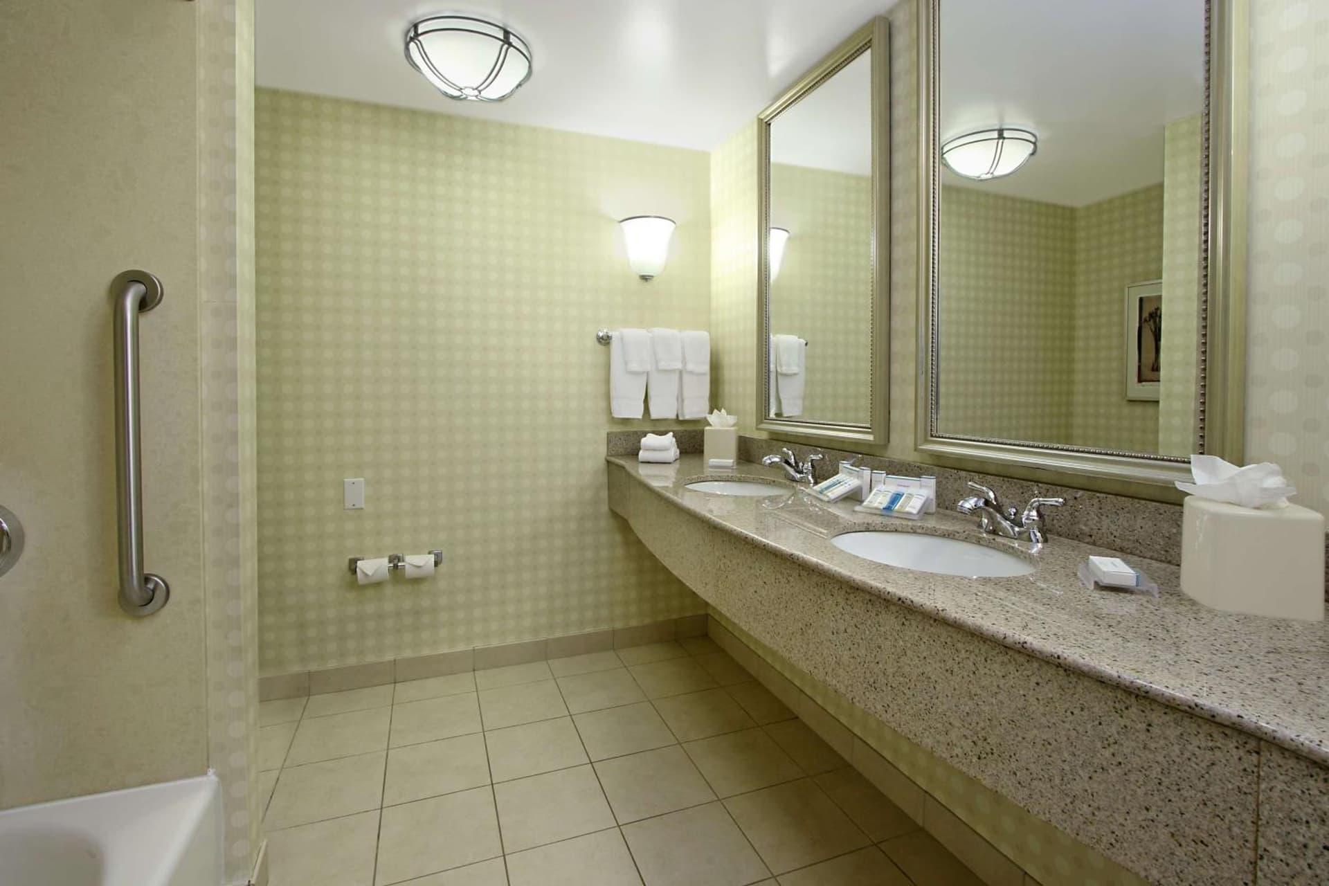 Hilton Garden Inn Sonoma County Airport gallery photo in Santa Rosa, CA — image 42