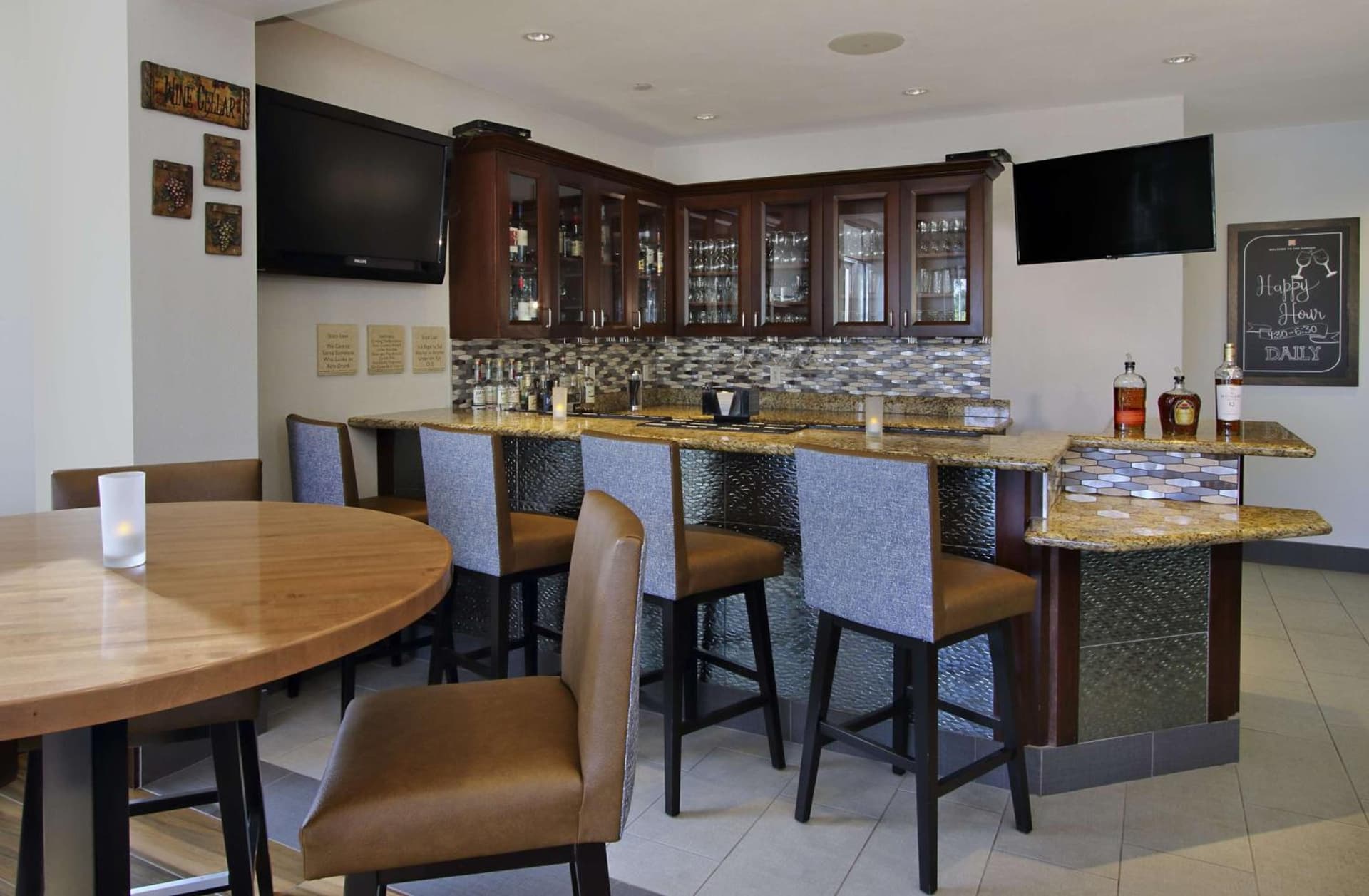 Hilton Garden Inn Sonoma County Airport gallery photo in Santa Rosa, CA — image 31