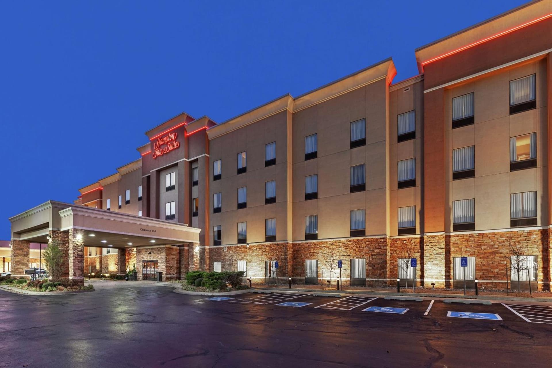Hampton Inn & Suites Owasso featured exterior or lobby in Owasso, OK — similar hotel