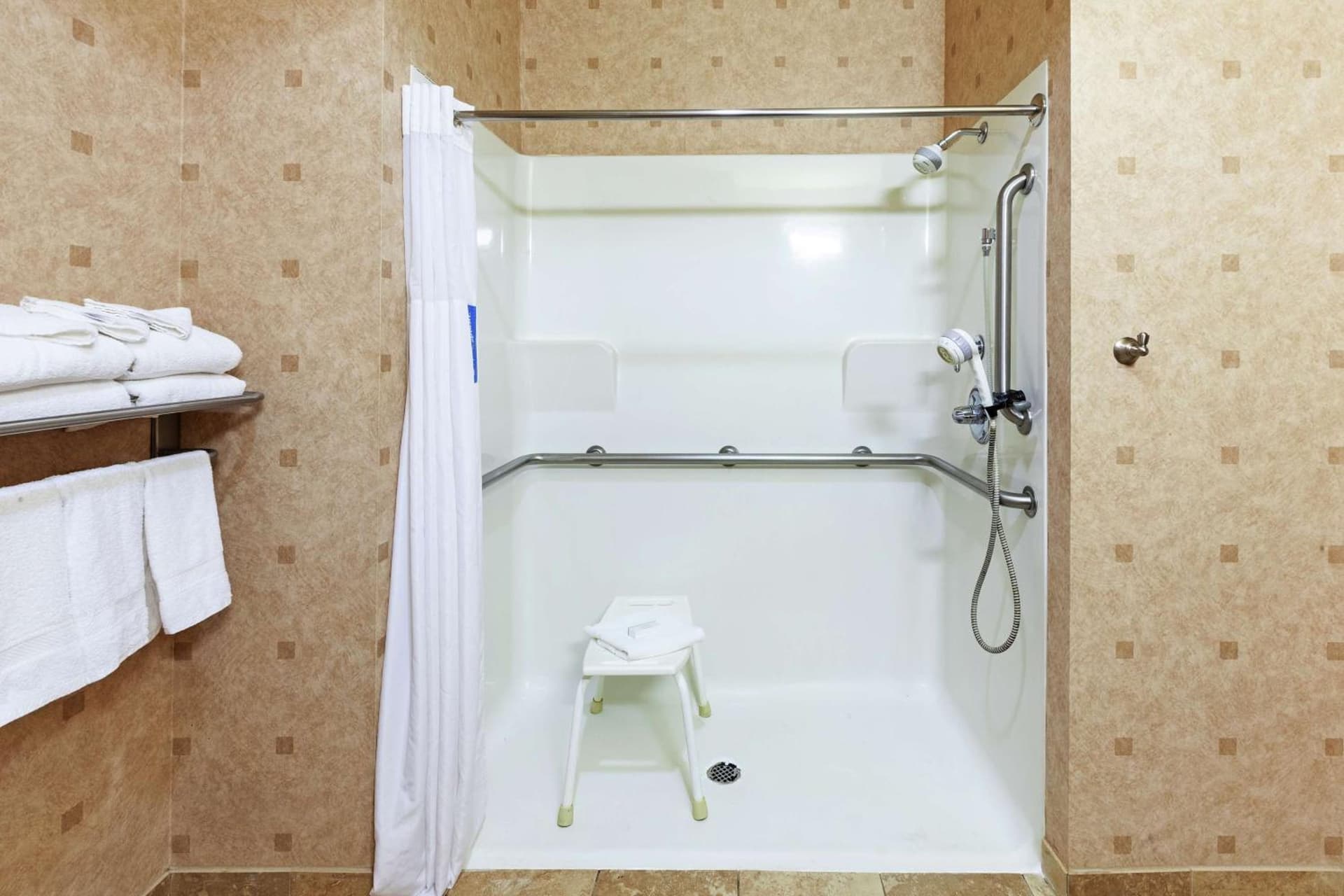 Hampton Inn & Suites Owasso gallery photo in Owasso, OK — image 21