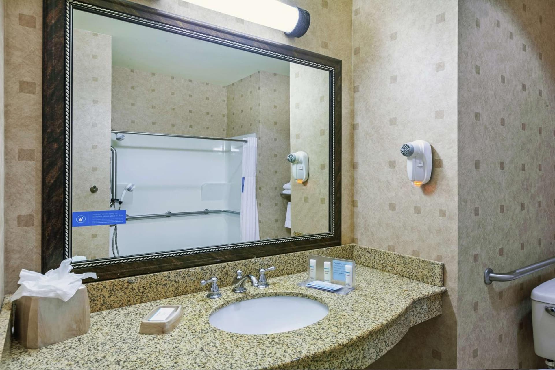 Hampton Inn & Suites Owasso gallery photo in Owasso, OK — image 7