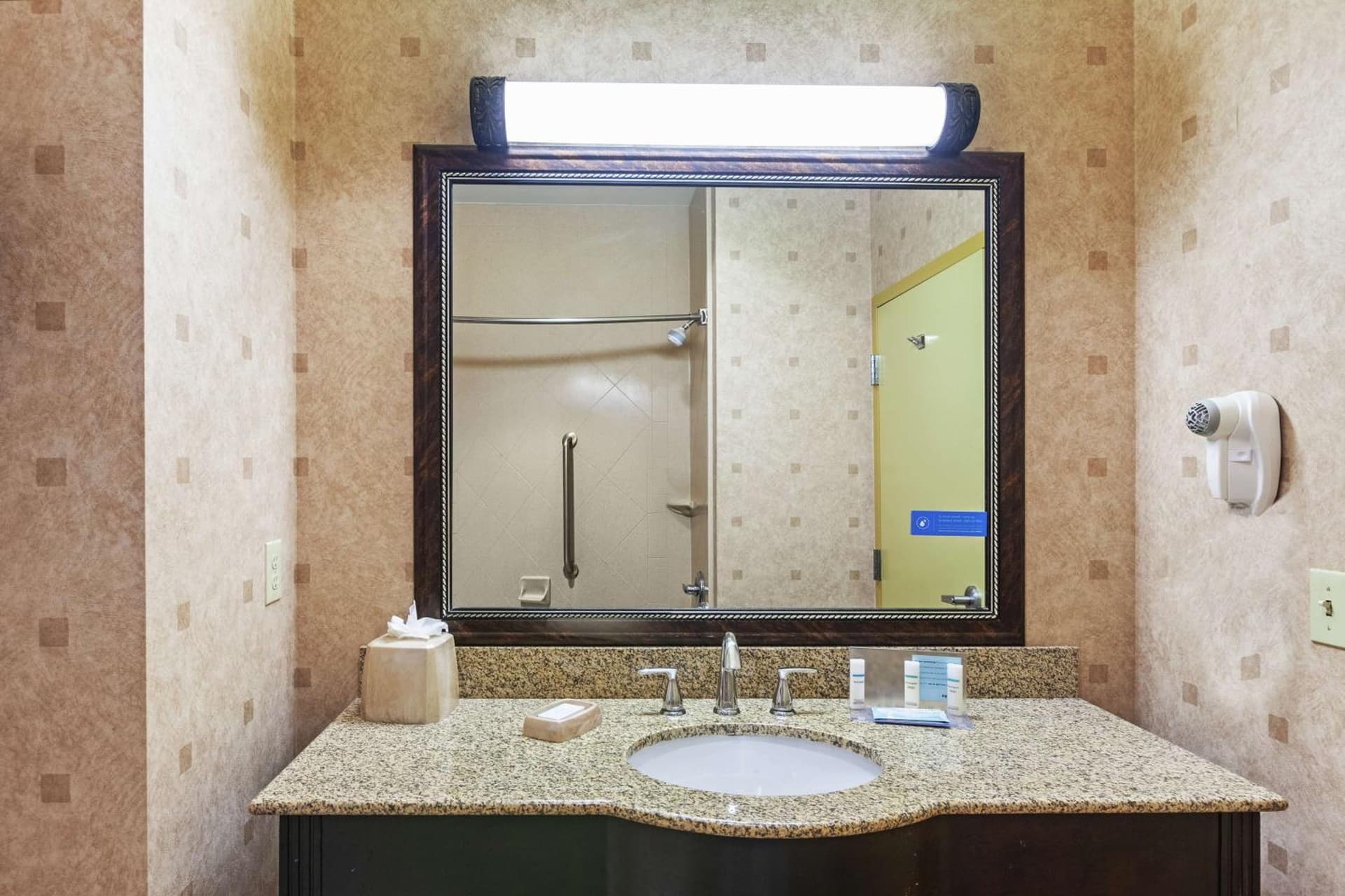 Hampton Inn & Suites Owasso gallery photo in Owasso, OK — image 40
