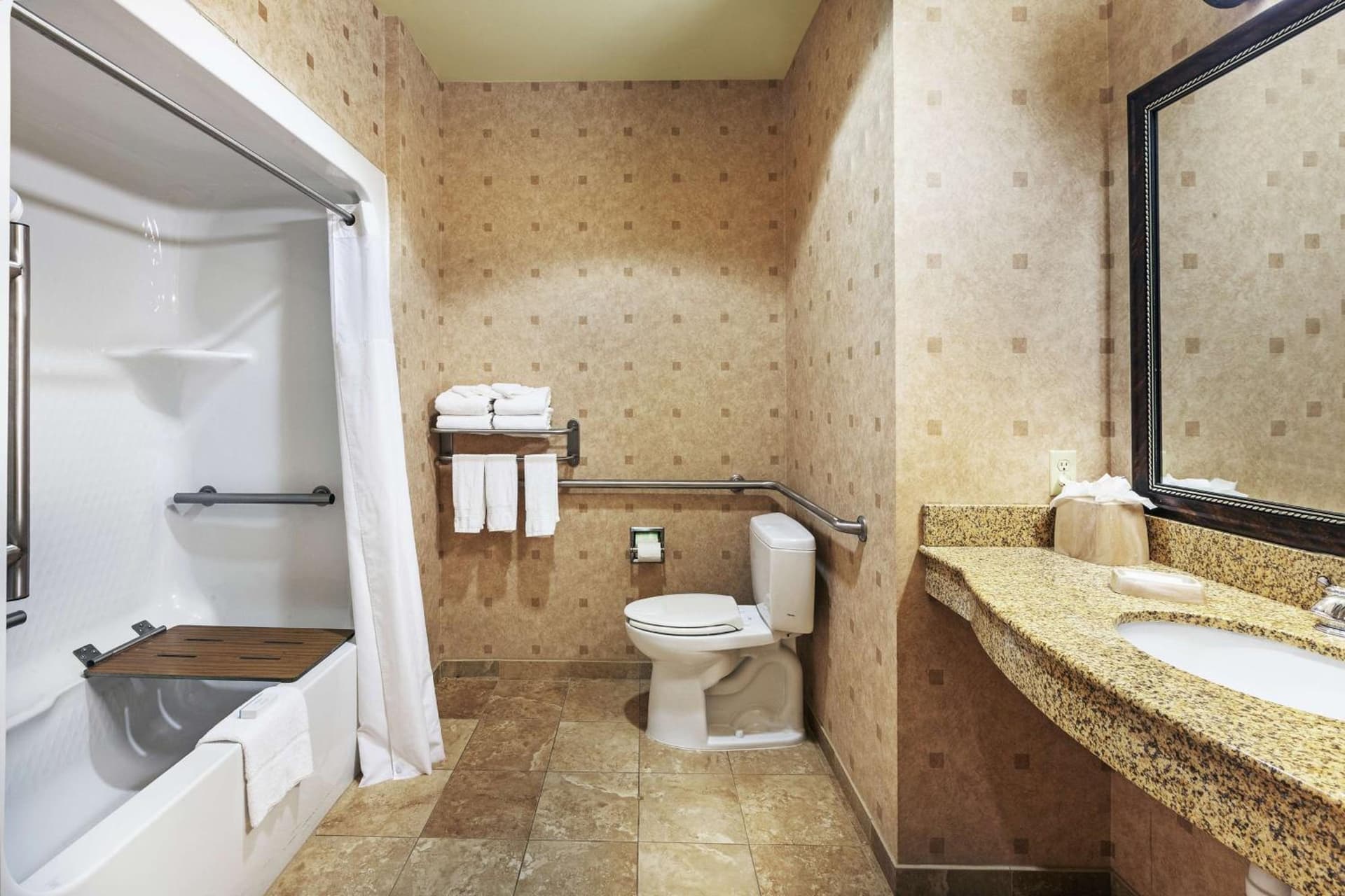 Hampton Inn & Suites Owasso property views in Owasso, OK — gallery photo 3