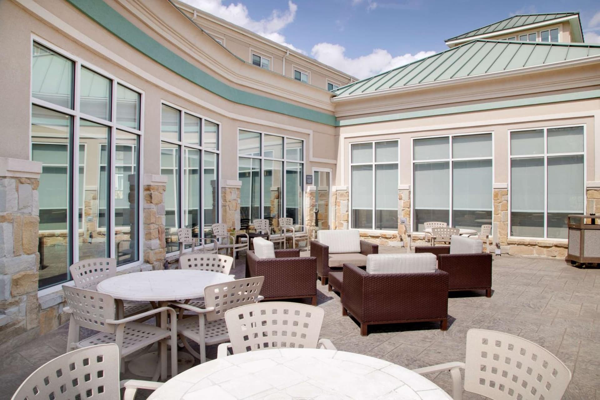 Hilton Garden Inn Tyler interior in Tyler, TX — gallery photo 2