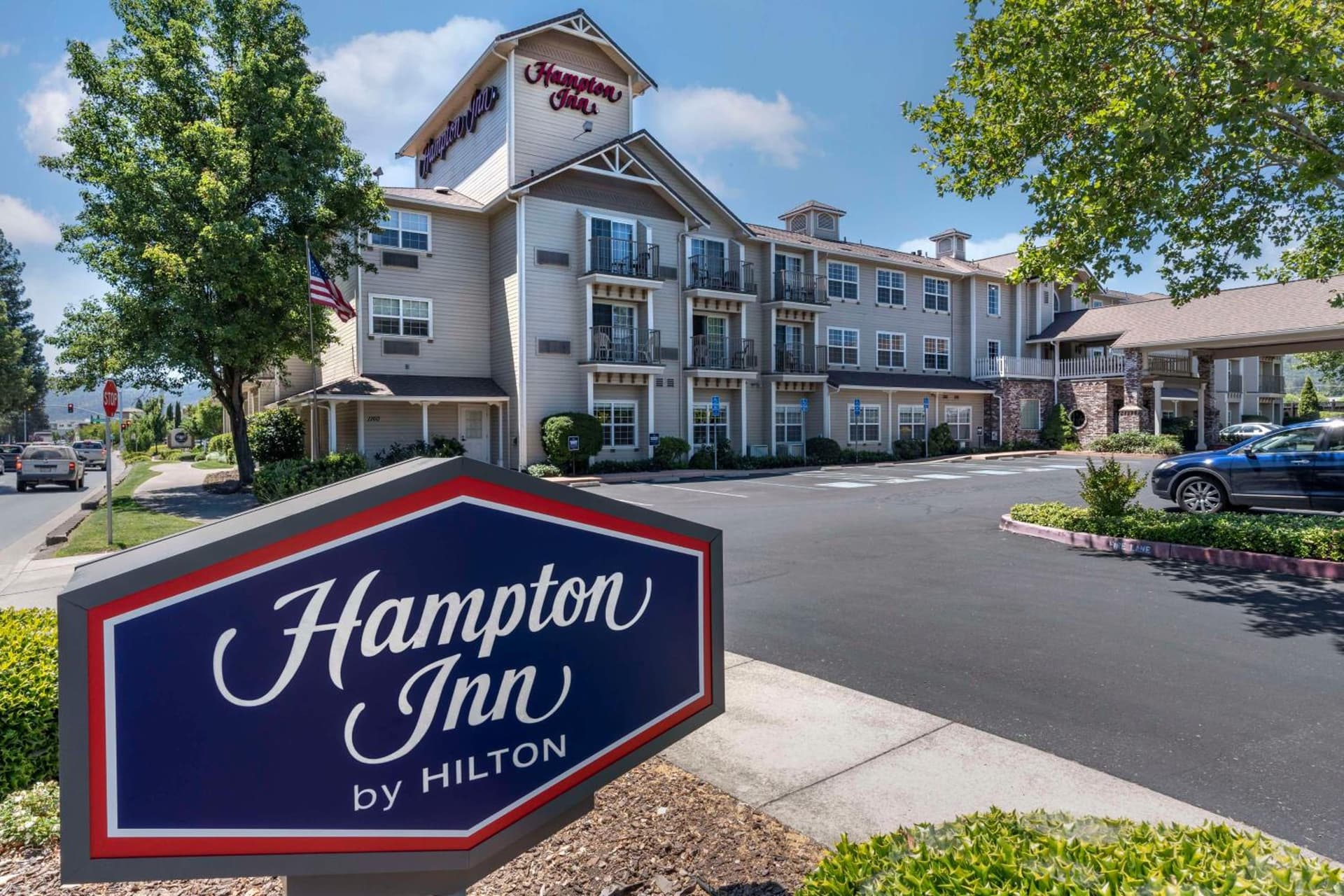 Hampton Inn Ukiah featured exterior or lobby in Ukiah, CA — similar hotel