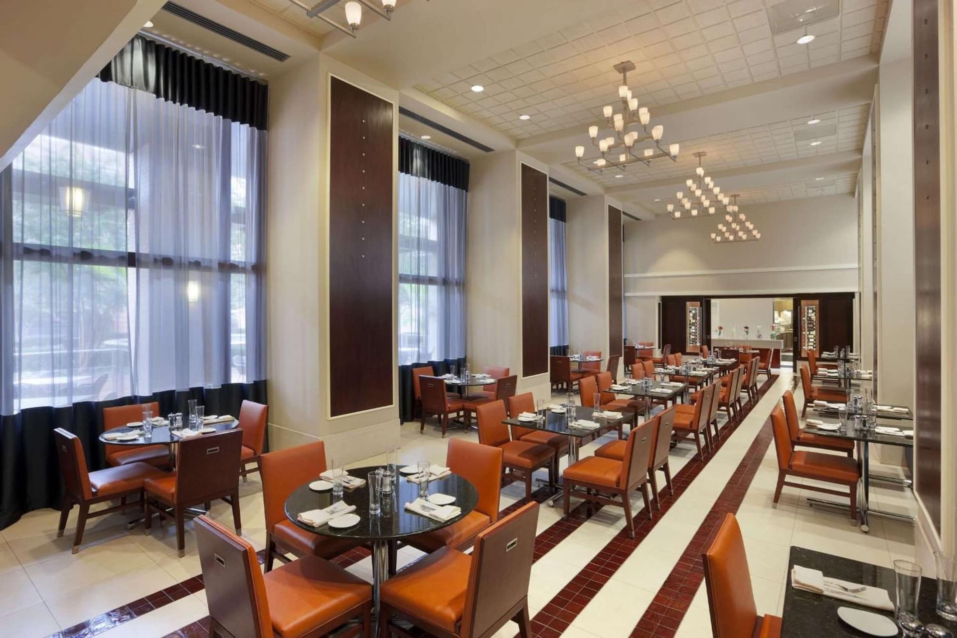 Embassy Suites by Hilton Alexandria Old Town gallery photo in Alexandria, VA — image 18