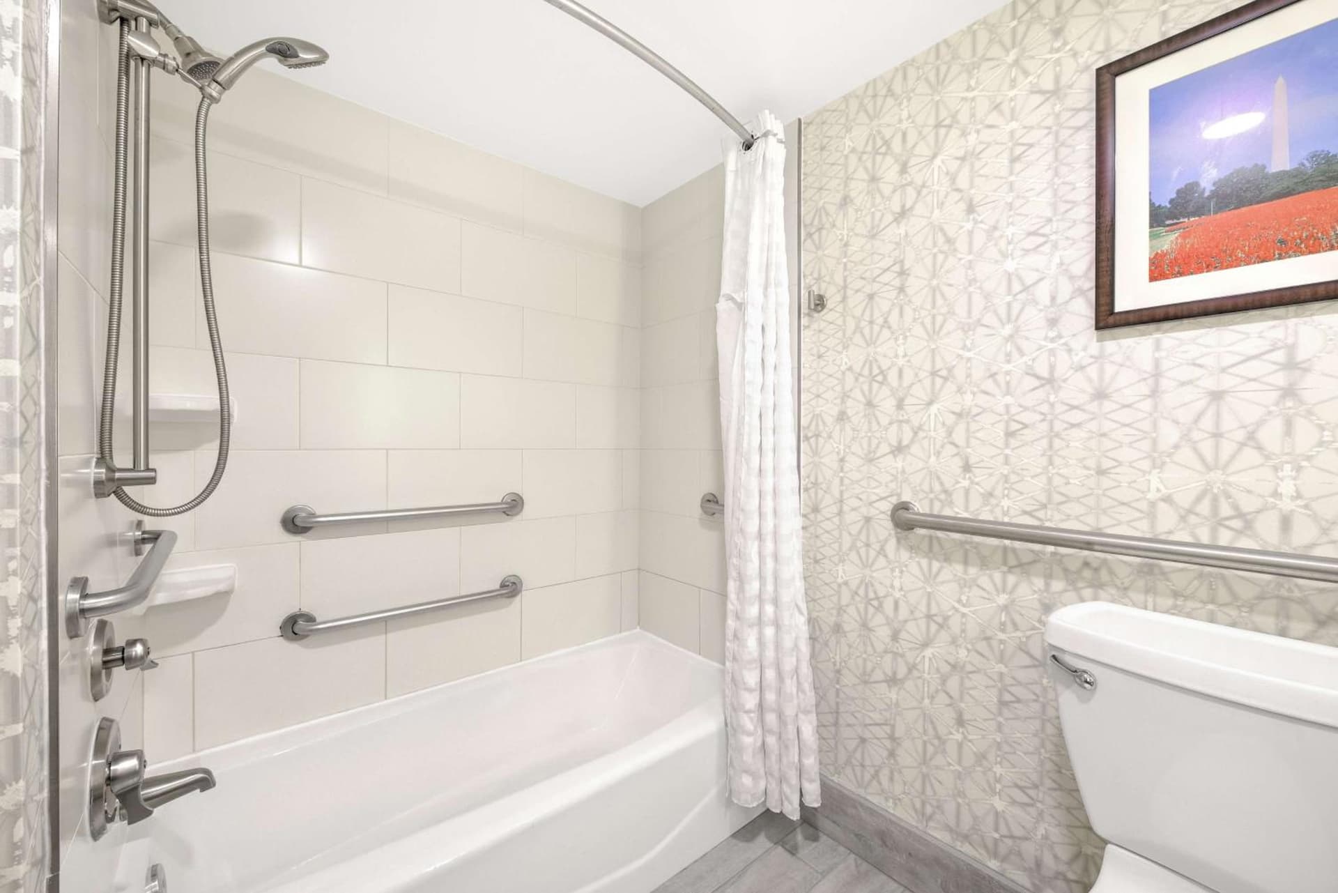 Embassy Suites by Hilton Alexandria Old Town gallery photo in Alexandria, VA — image 47