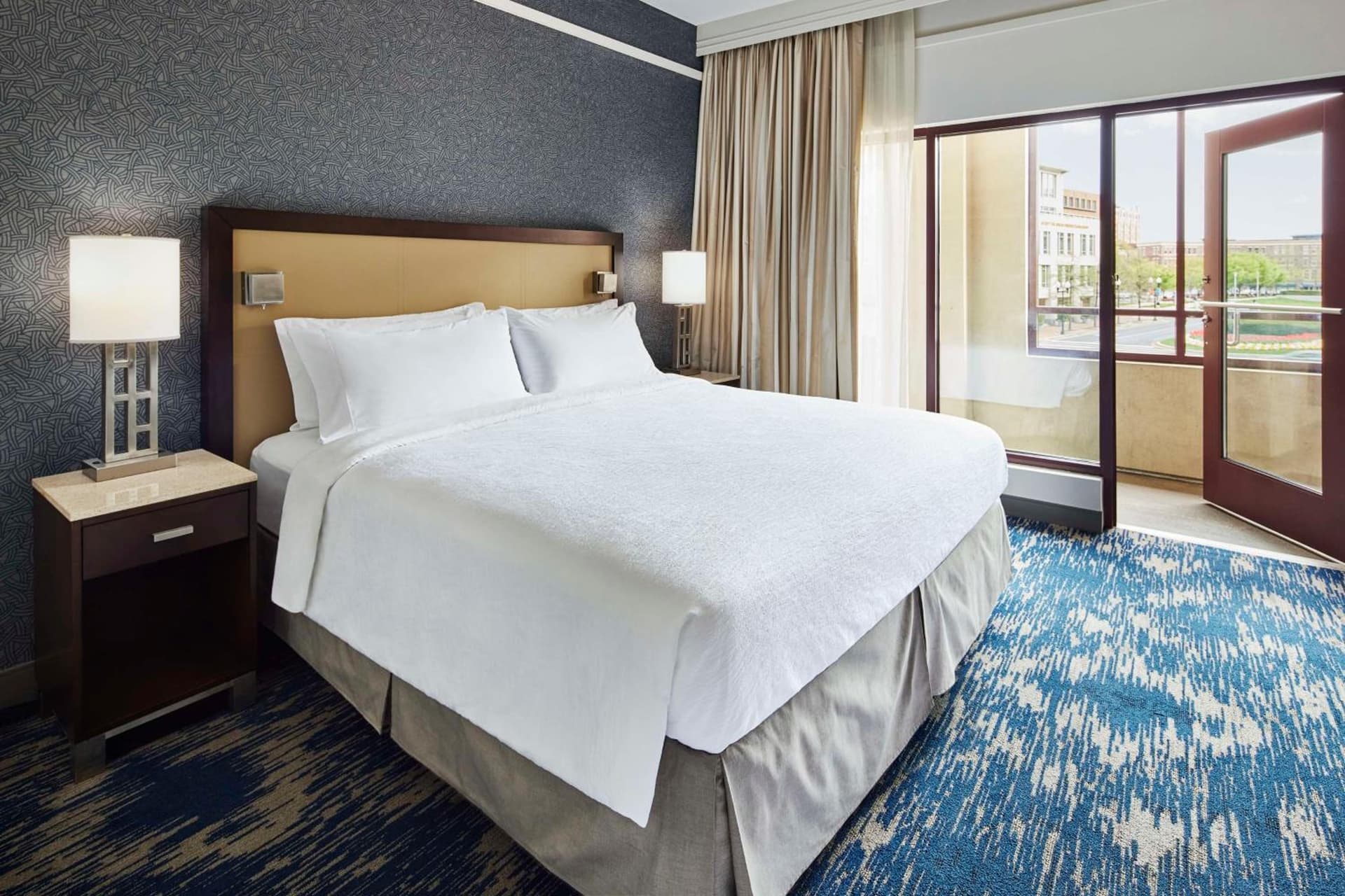 Embassy Suites by Hilton Alexandria Old Town gallery photo in Alexandria, VA — image 31