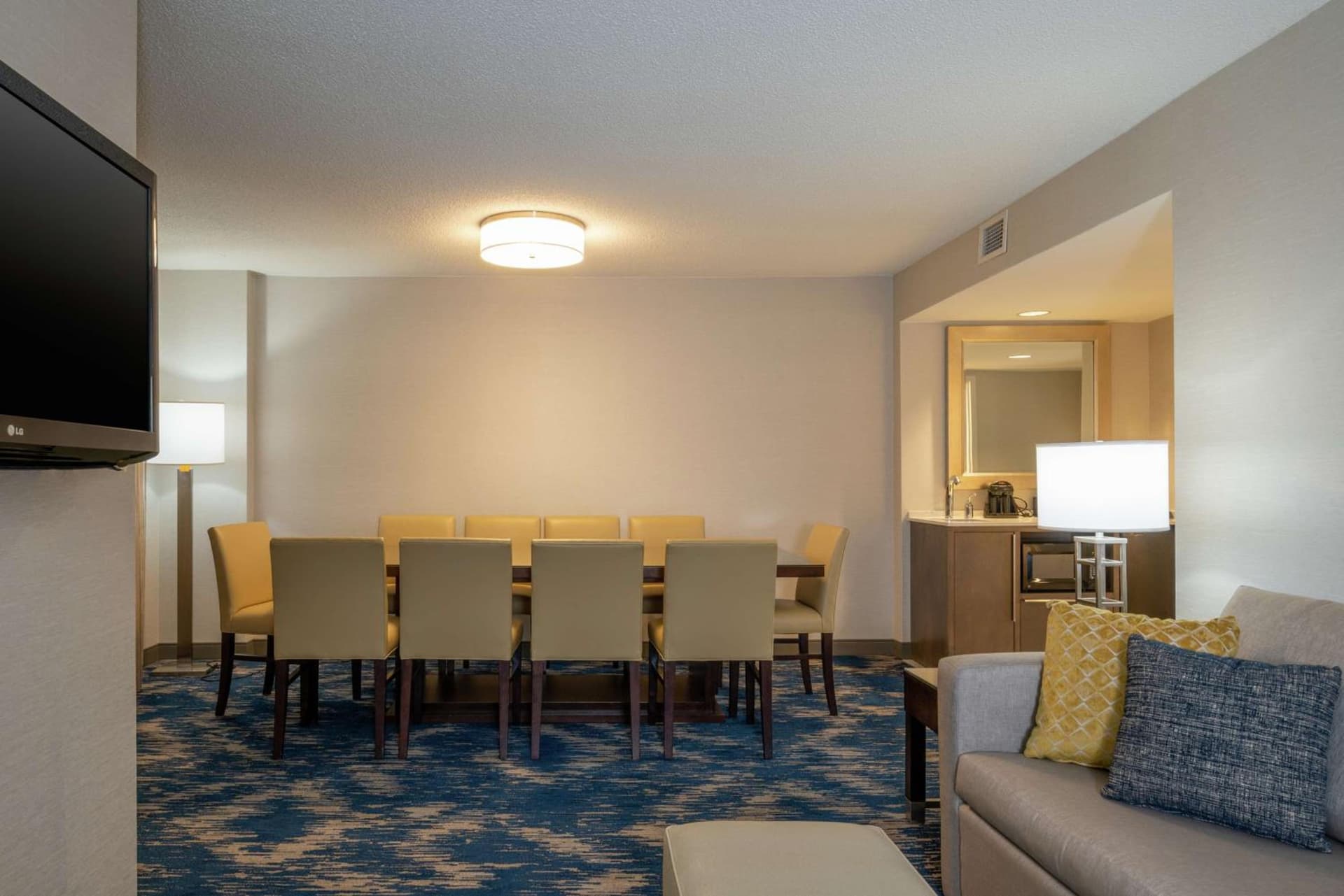 Embassy Suites by Hilton Alexandria Old Town gallery photo in Alexandria, VA — image 53