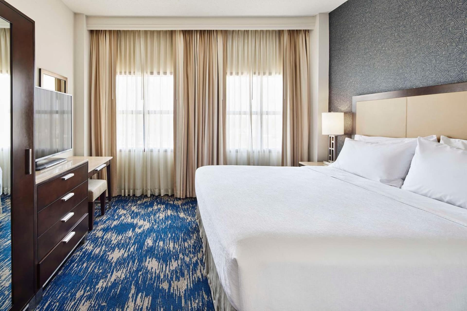 Embassy Suites by Hilton Alexandria Old Town gallery photo in Alexandria, VA — image 32