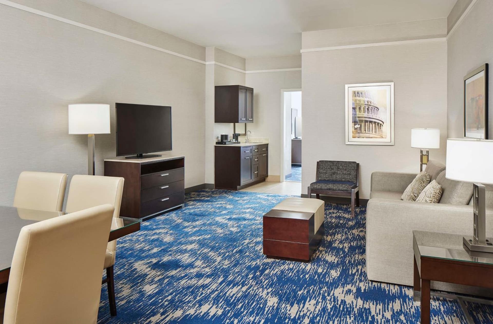 Embassy Suites by Hilton Alexandria Old Town gallery photo in Alexandria, VA — image 13