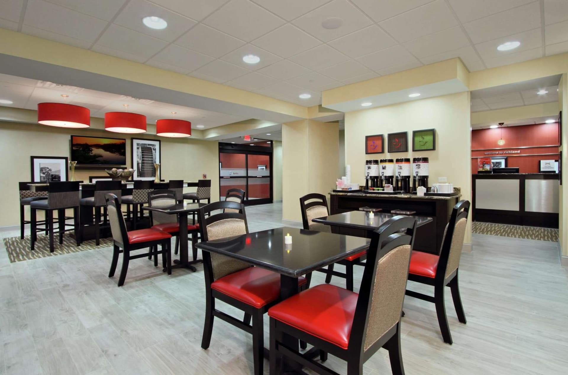 Hampton Inn Richland/South Jackson interior in Richland, MS — gallery photo 2