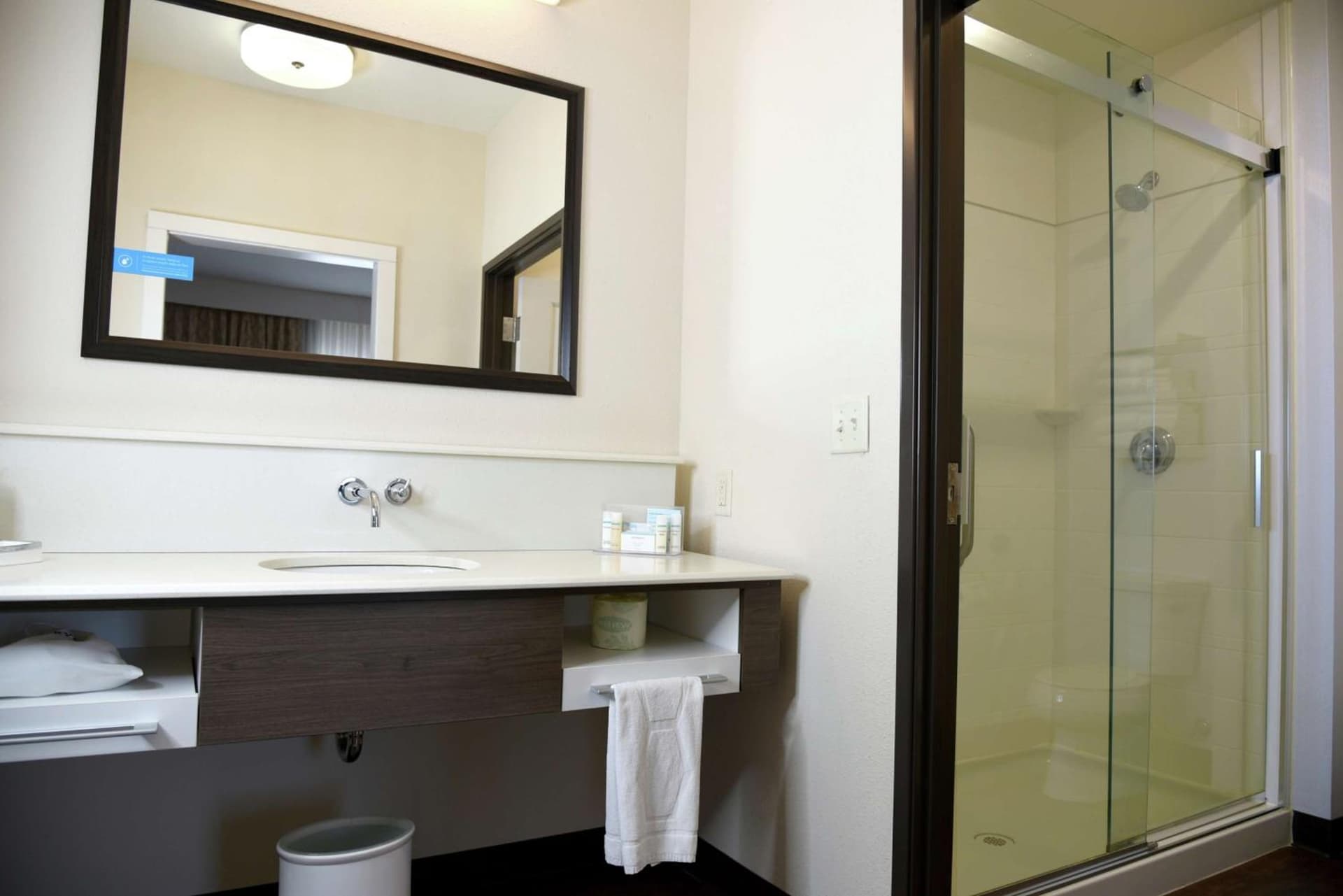 Hampton Inn Kalamazoo property views in Kalamazoo, MI — gallery photo 3