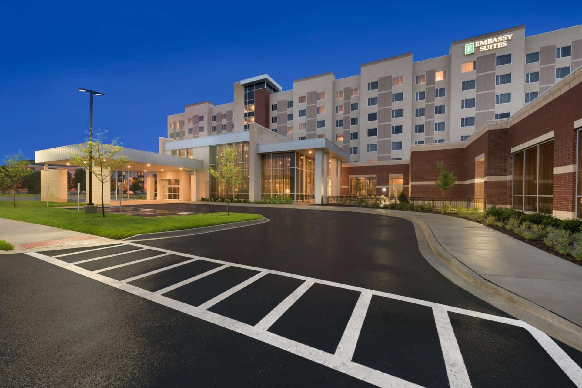 Embassy Suites by Hilton Chicago Naperville — hotel in Naperville, Illinois