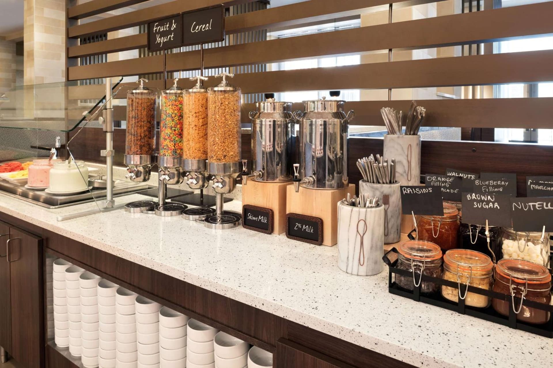 Embassy Suites by Hilton Chicago Naperville gallery photo in Naperville, IL — image 9