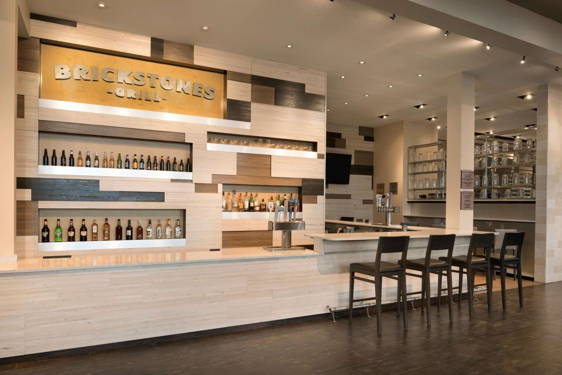 Embassy Suites by Hilton Chicago Naperville gallery photo in Naperville, IL — image 4