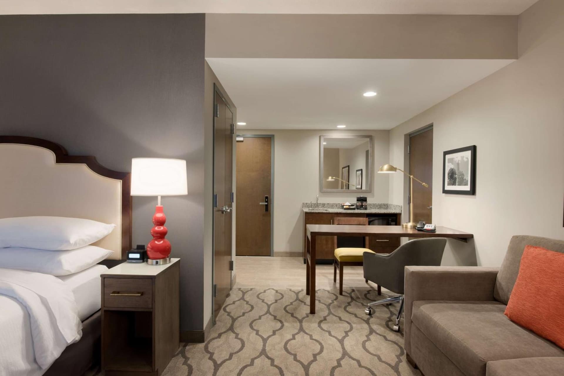 Embassy Suites by Hilton Chicago Naperville gallery photo in Naperville, IL — image 13