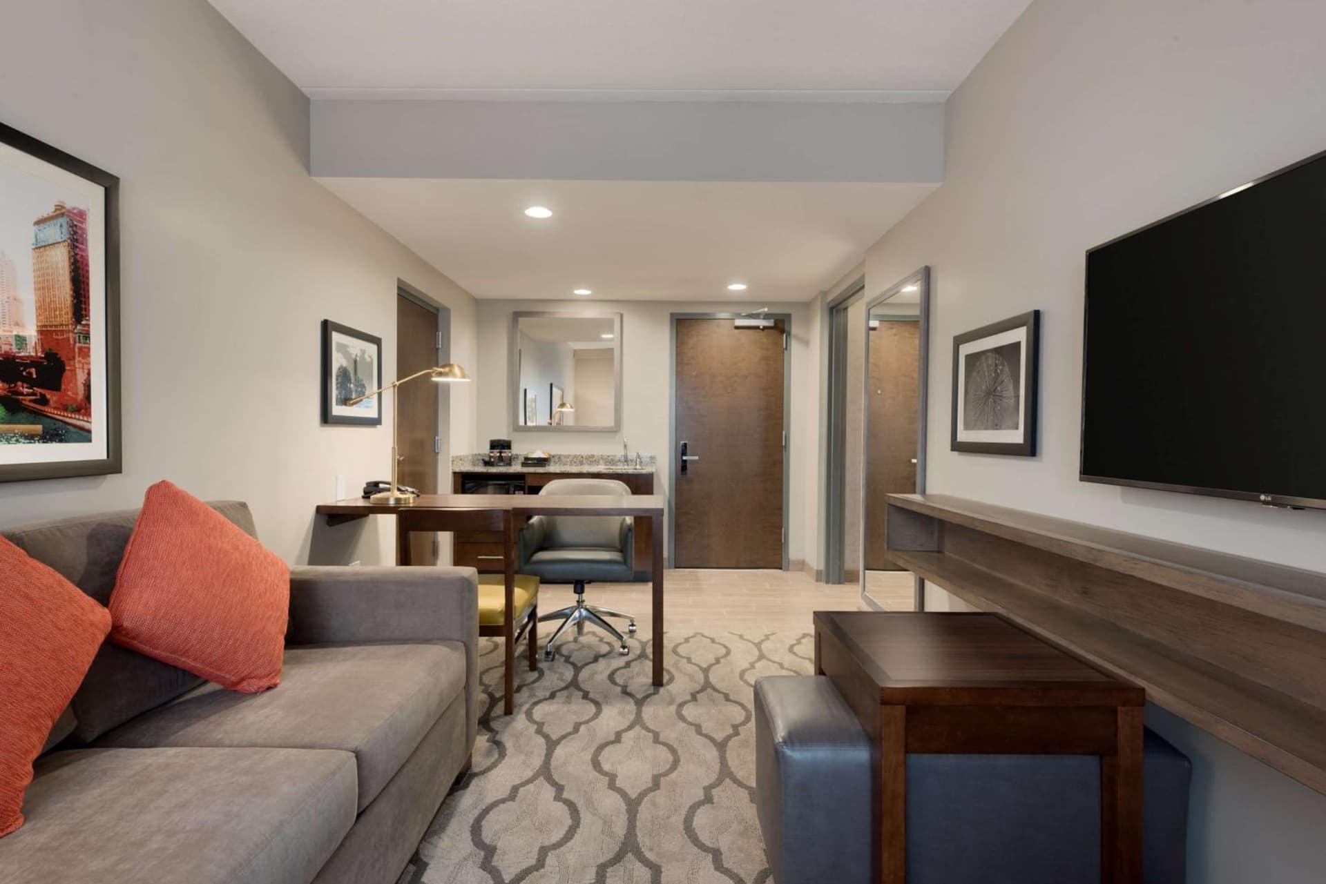 Embassy Suites by Hilton Chicago Naperville gallery photo in Naperville, IL — image 28