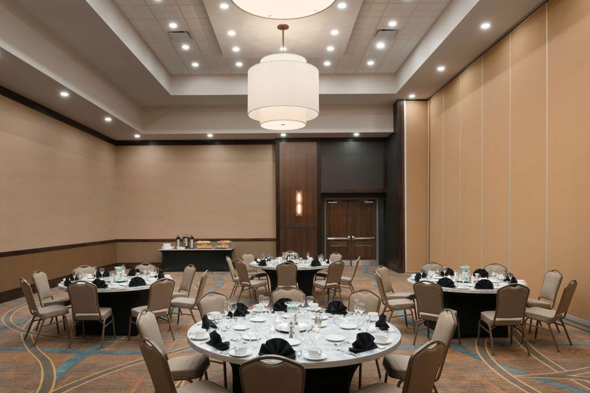 Embassy Suites by Hilton Chicago Naperville gallery photo in Naperville, IL — image 10