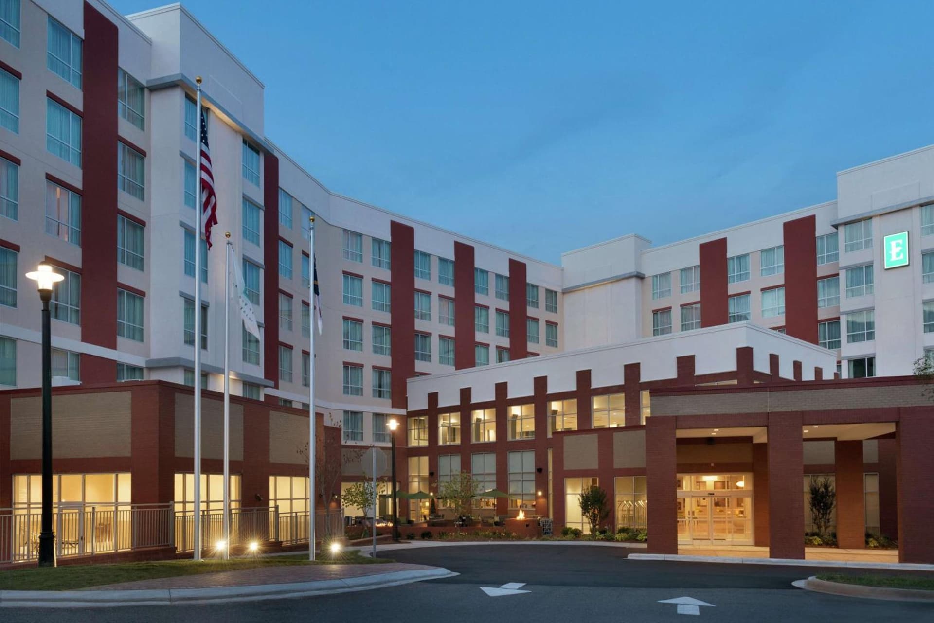 Embassy Suites Charlotte/Ayrsley interior in Charlotte, NC — gallery photo 2