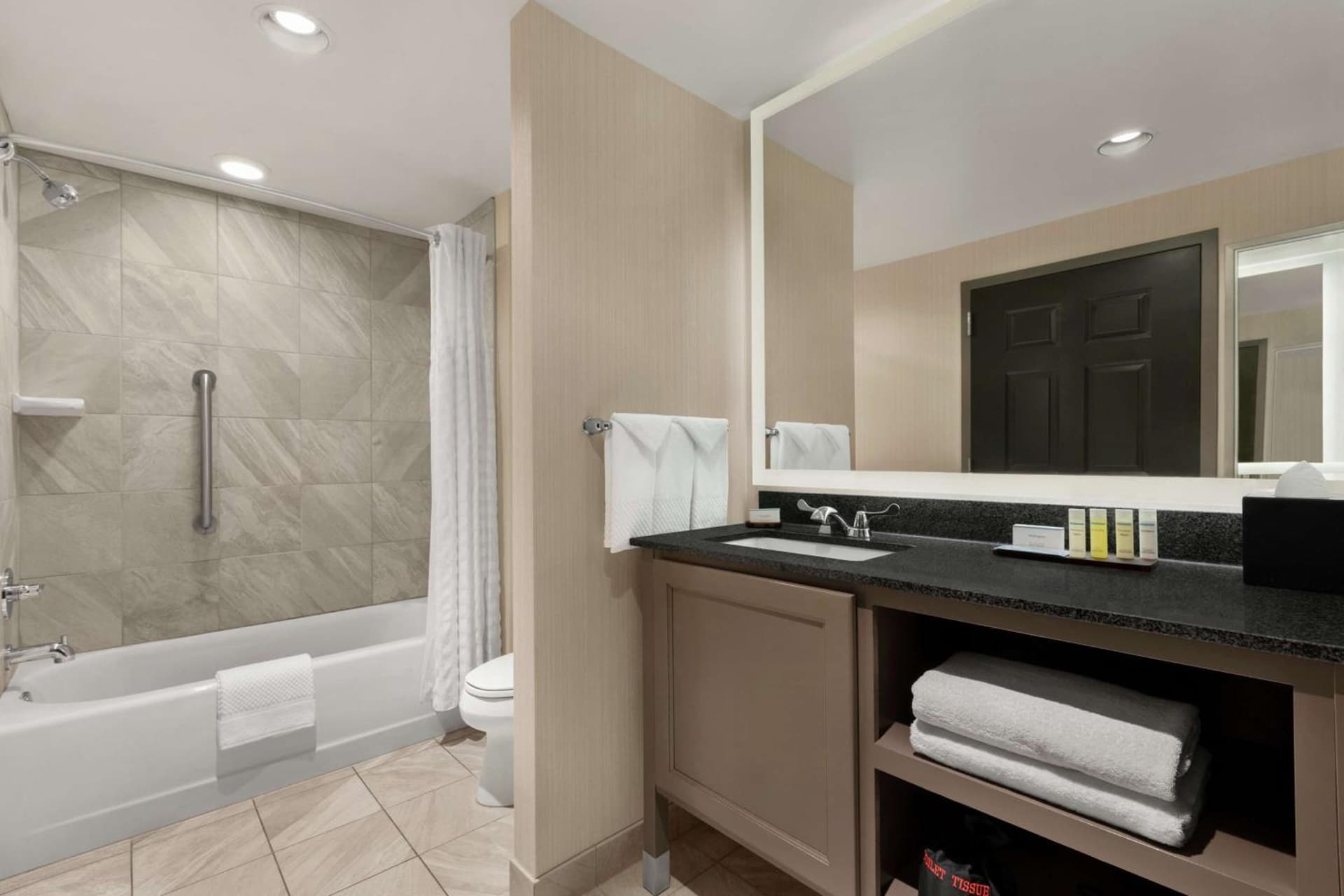 Embassy Suites Charlotte/Ayrsley gallery photo in Charlotte, NC — image 39