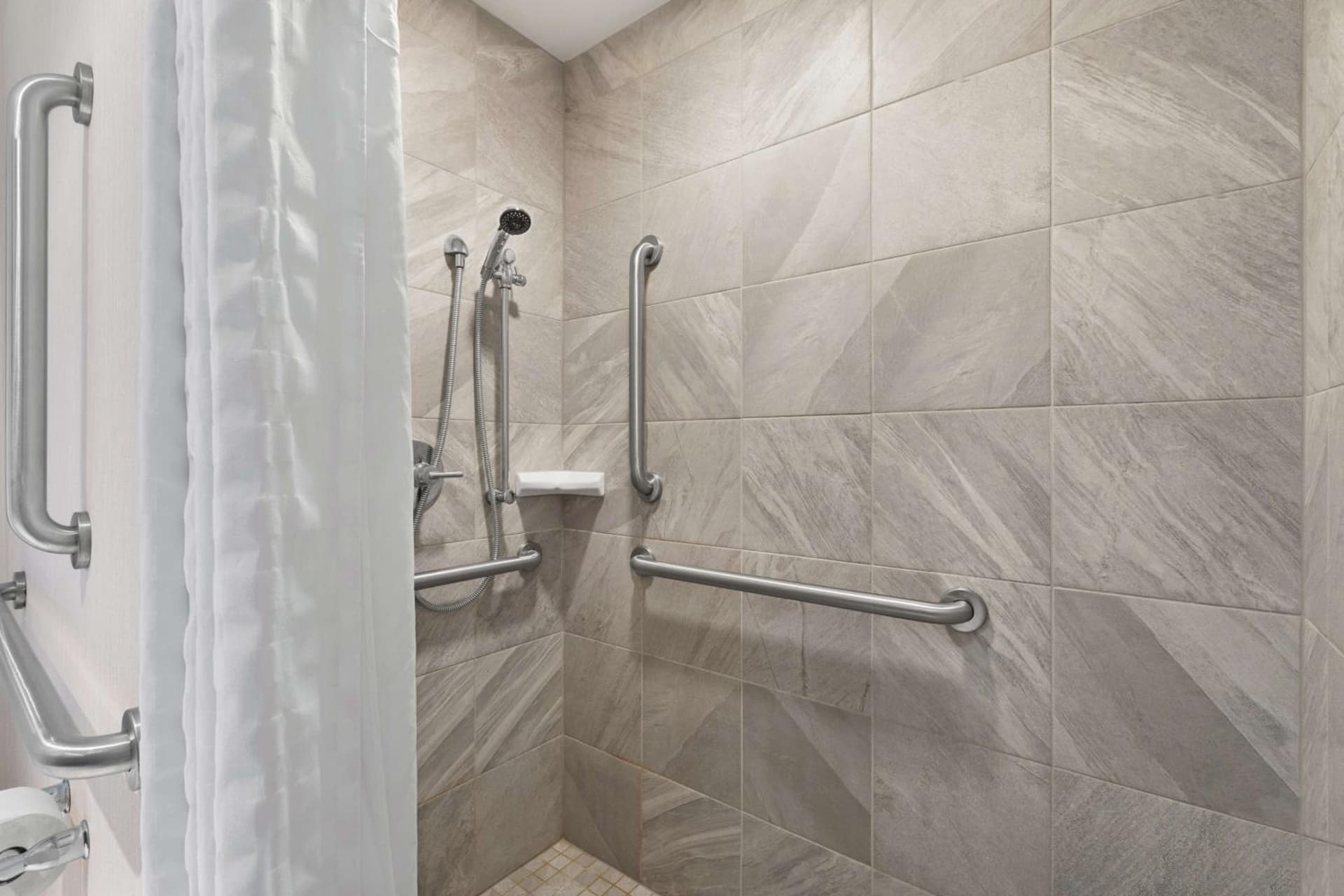 Embassy Suites Charlotte/Ayrsley gallery photo in Charlotte, NC — image 47