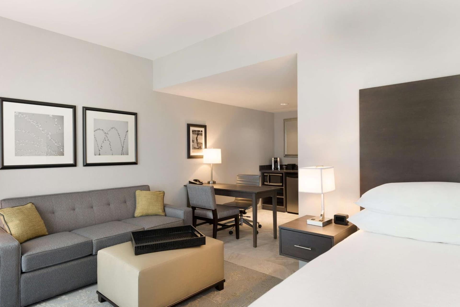 Embassy Suites Charlotte/Ayrsley interior in Charlotte, NC — gallery photo 2