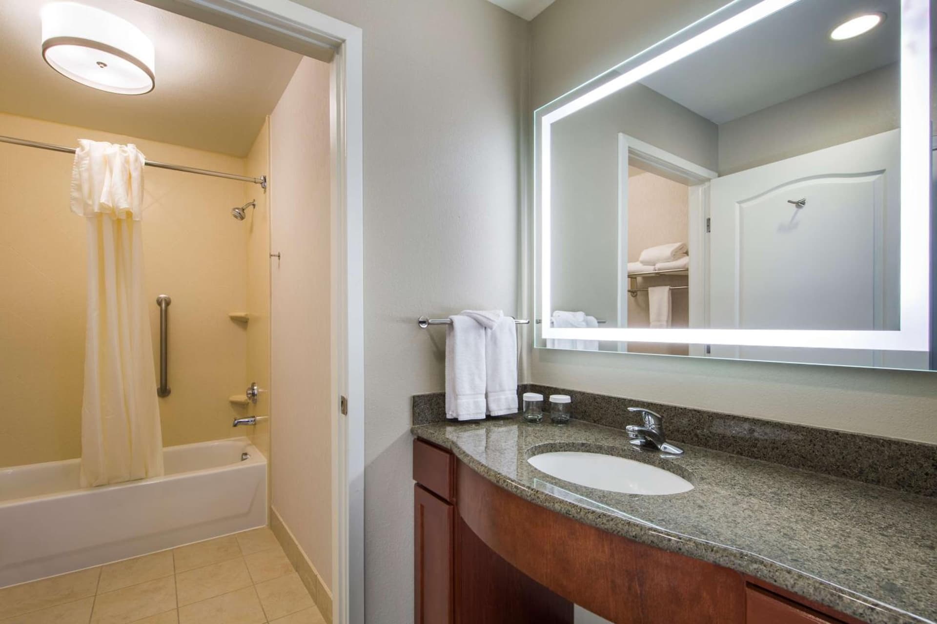 Homewood Suites by Hilton Denver West - Lakewood gallery photo in Lakewood, CO — image 18