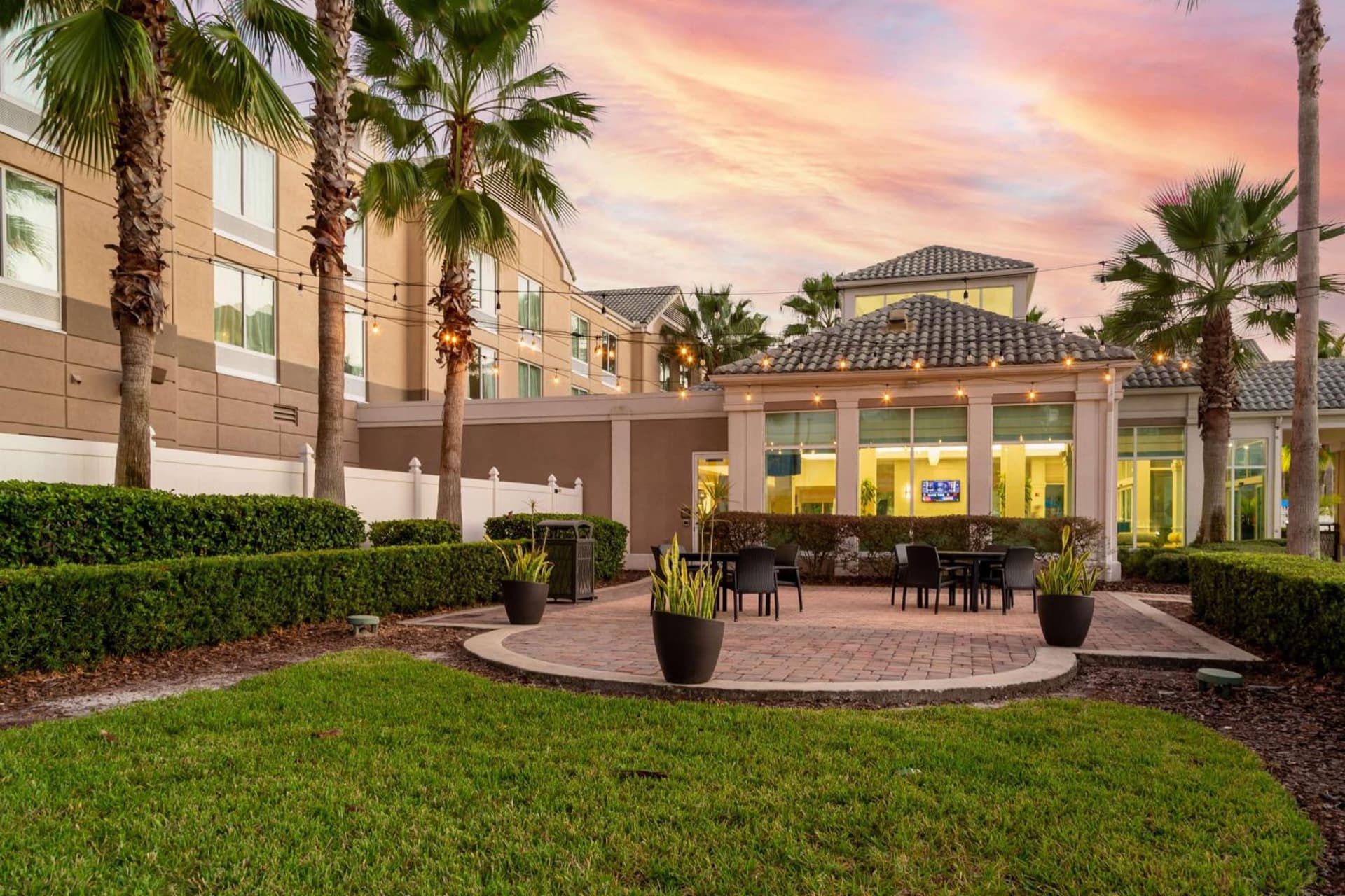 Hilton Garden Inn Orlando East - UCF Area interior in Orlando, FL — gallery photo 2
