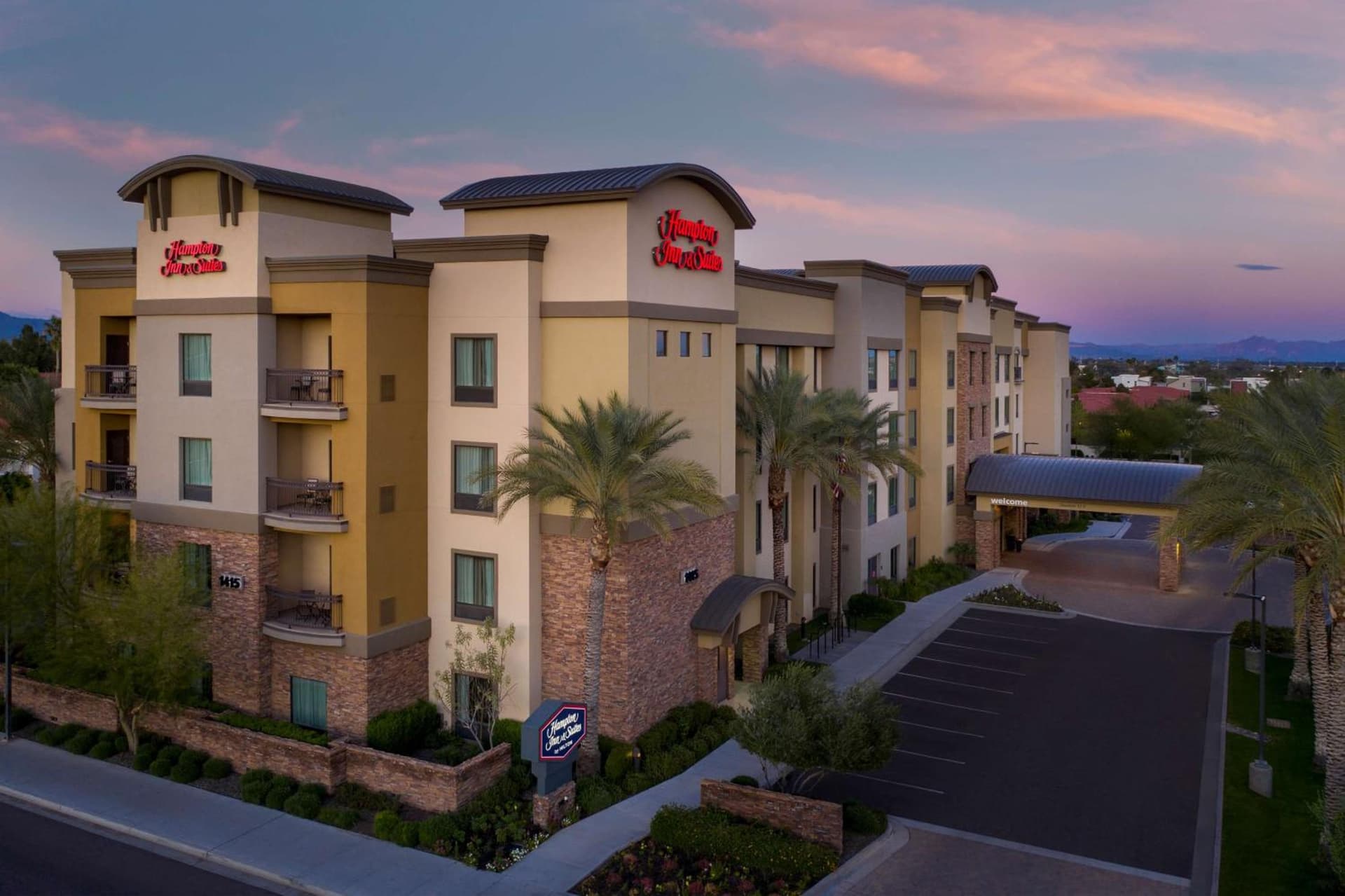 Hampton Inn & Suites Phoenix/Tempe interior in Tempe, AZ — gallery photo 2