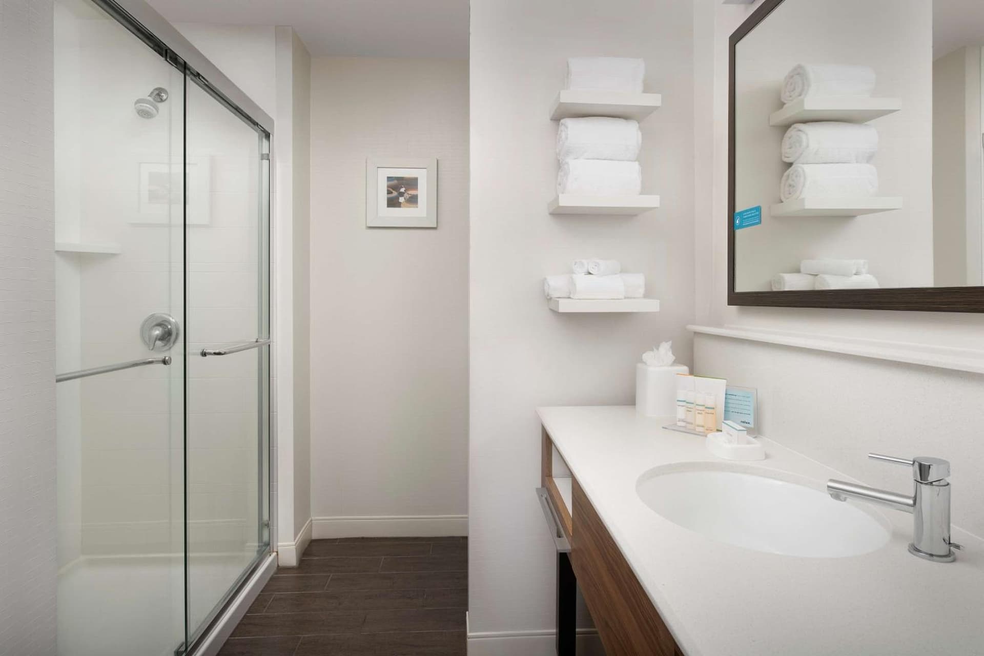 Hampton Inn & Suites Phoenix/Tempe interior in Tempe, AZ — gallery photo 2
