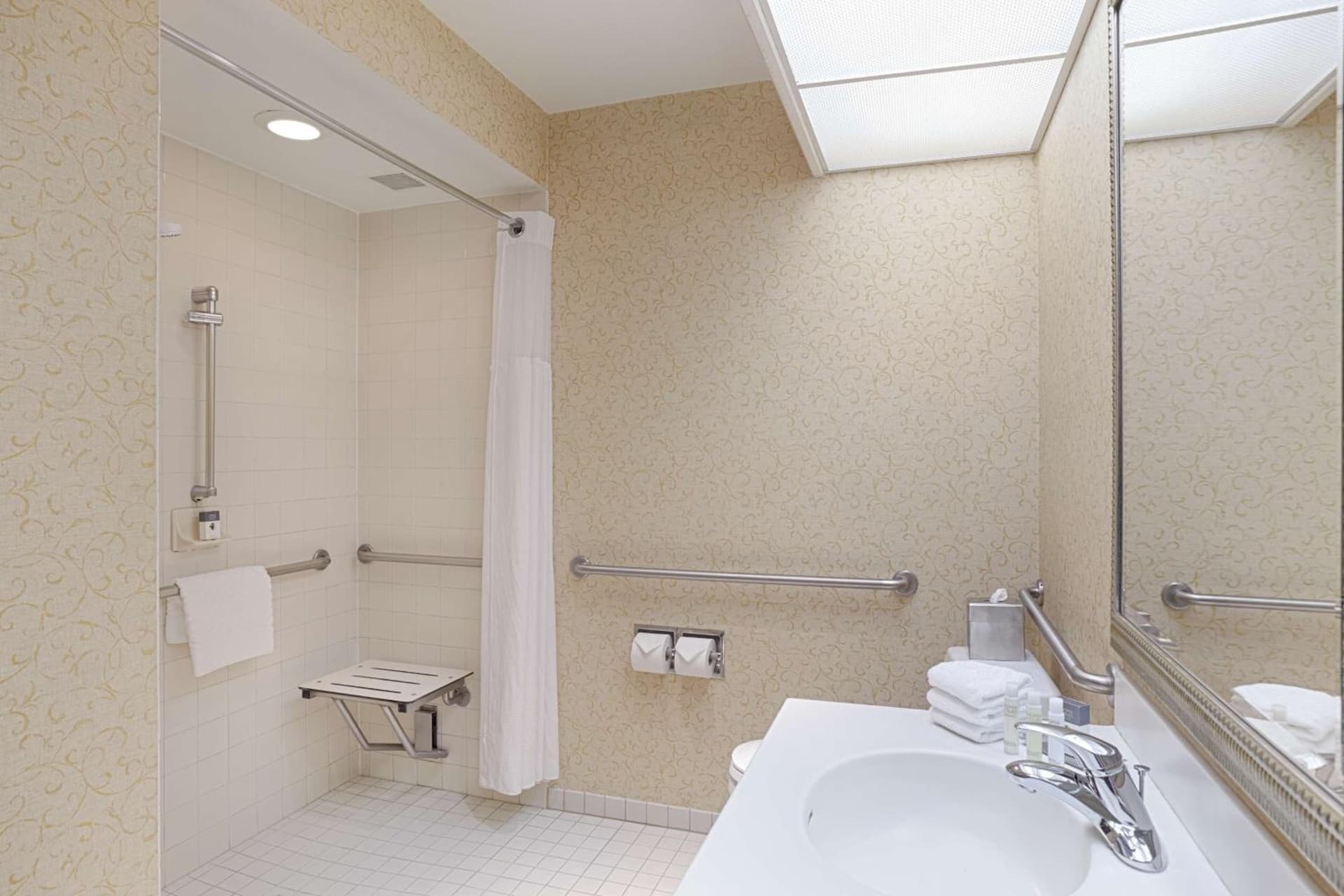 DoubleTree by Hilton Ontario Airport gallery photo in Ontario, CA — image 22