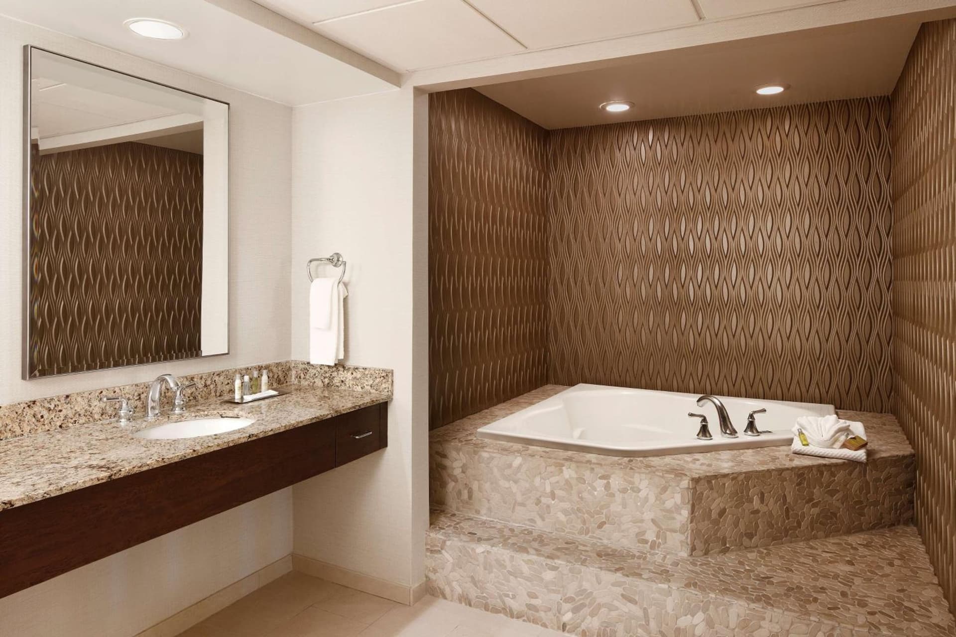 DoubleTree by Hilton Ontario Airport gallery photo in Ontario, CA — image 45