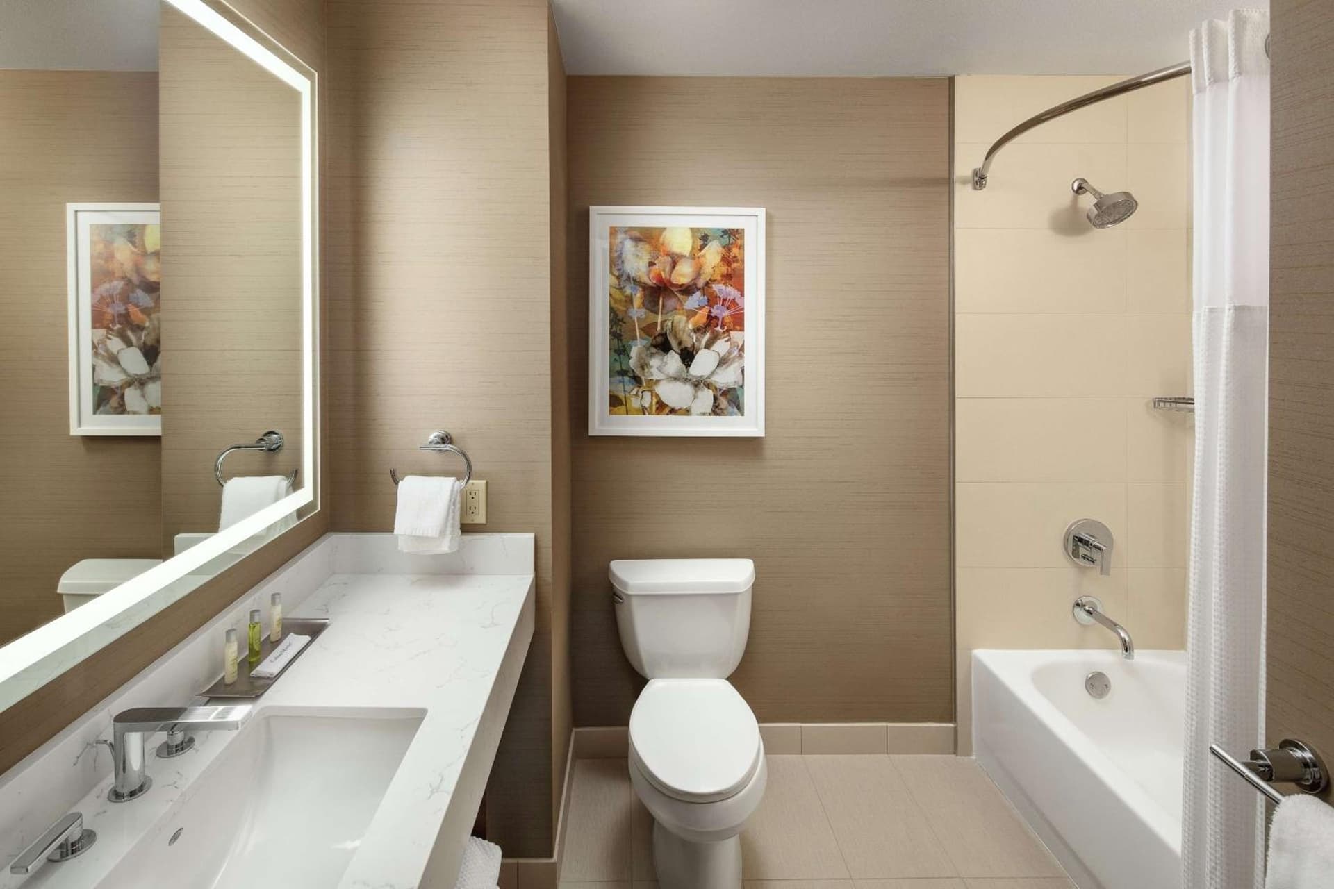 DoubleTree by Hilton Ontario Airport gallery photo in Ontario, CA — image 52