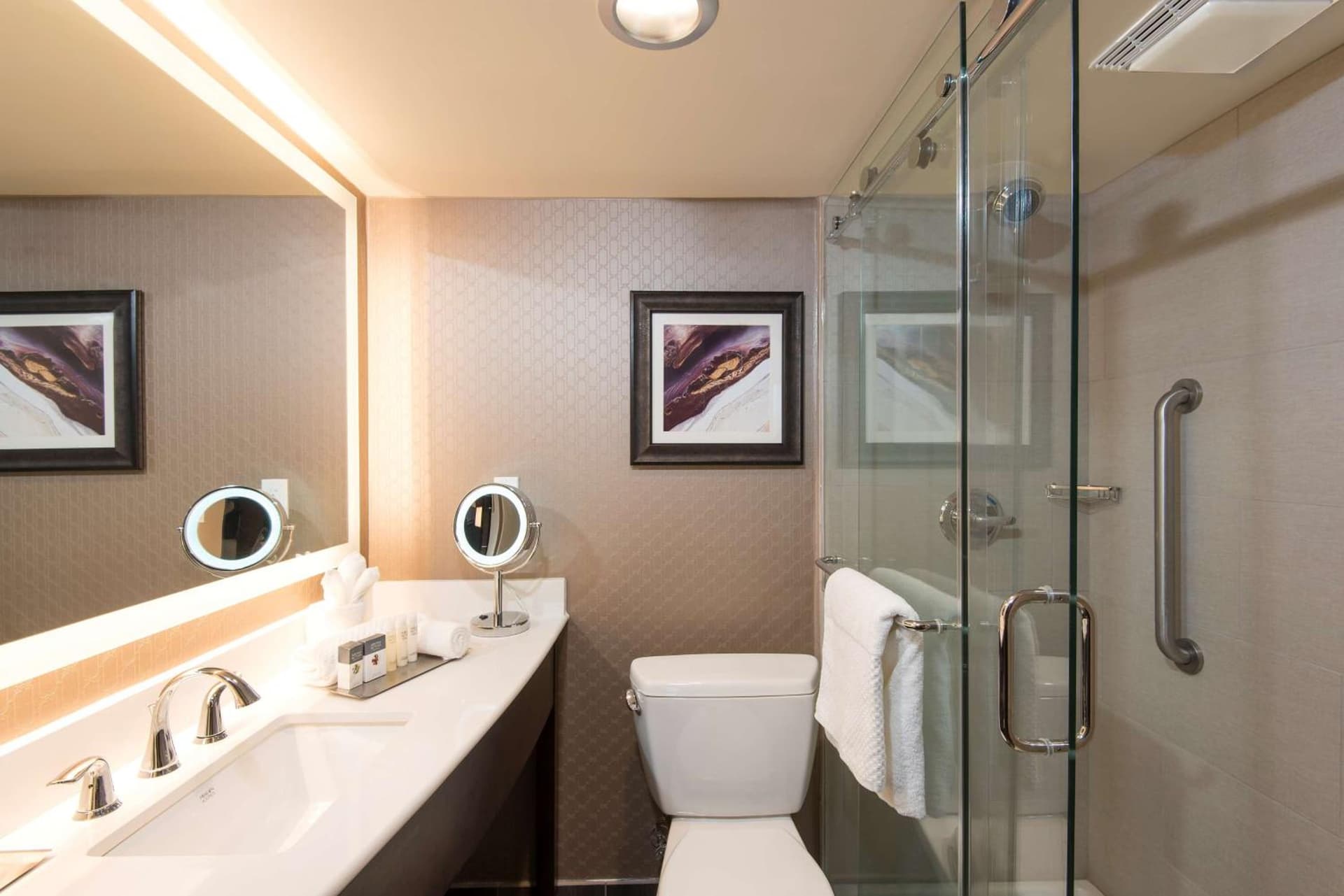 DoubleTree by Hilton Schenectady gallery photo in Schenectady, NY — image 26
