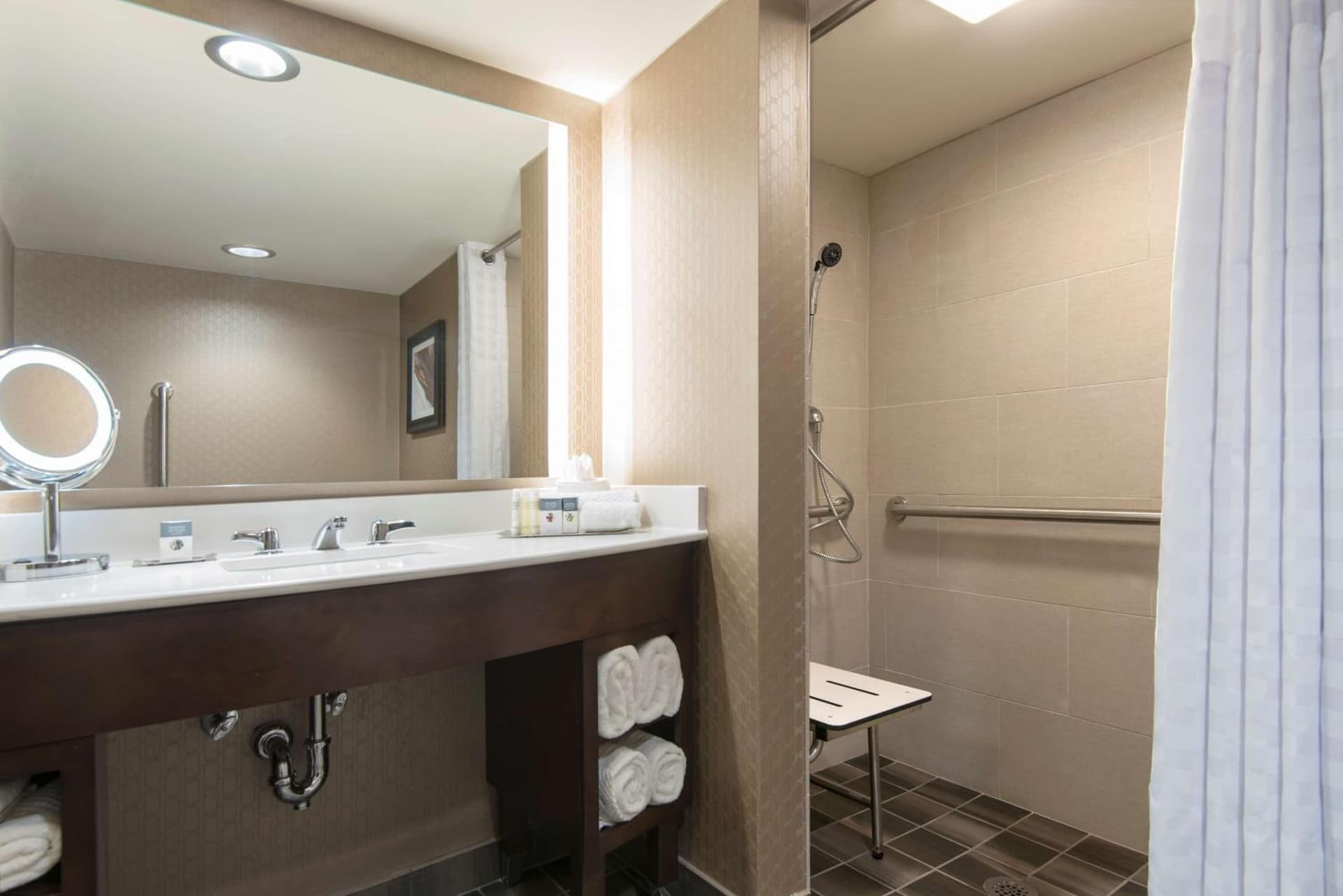 DoubleTree by Hilton Schenectady gallery photo in Schenectady, NY — image 12