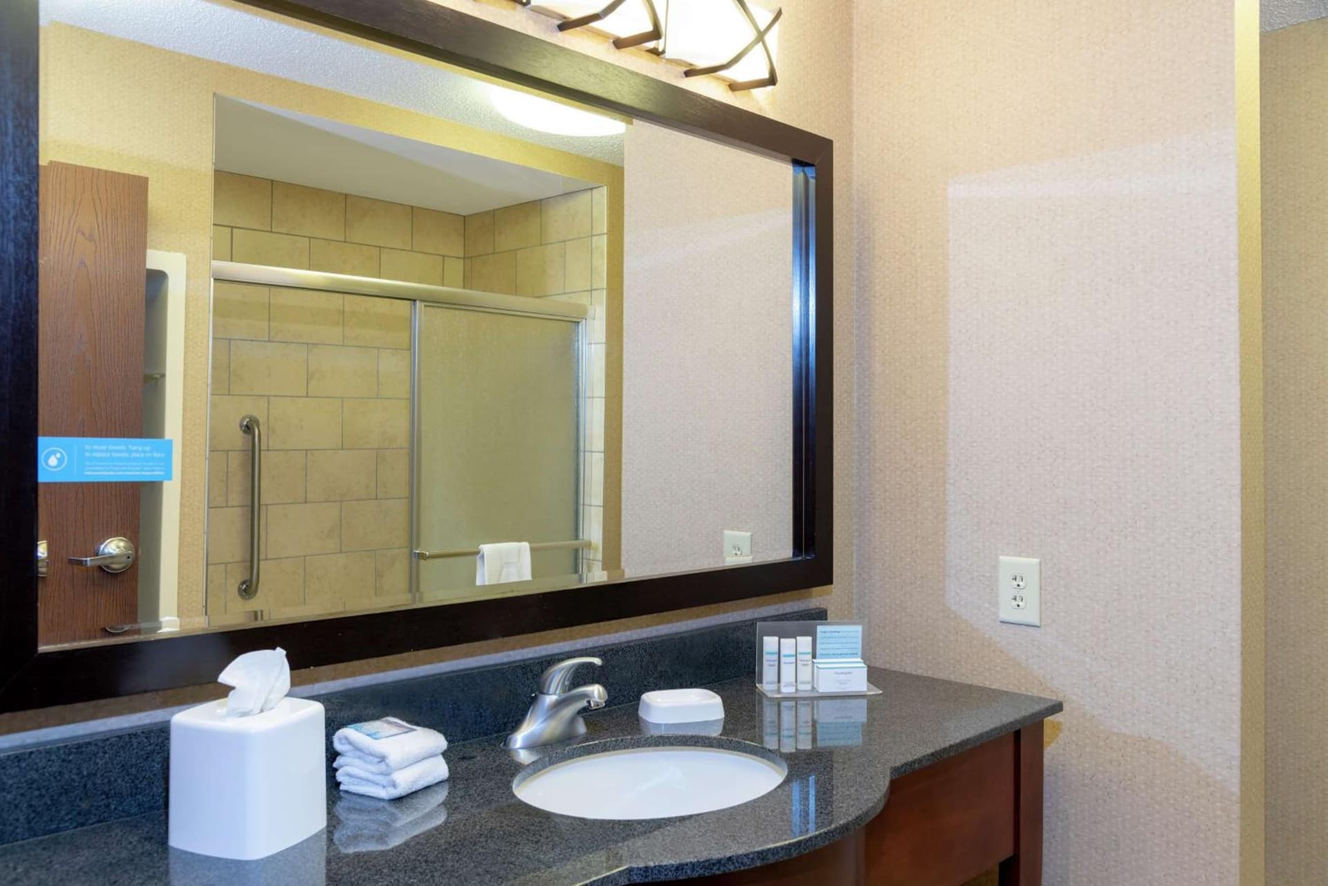 Hampton Inn Warsaw gallery photo in Warsaw, IN — image 13